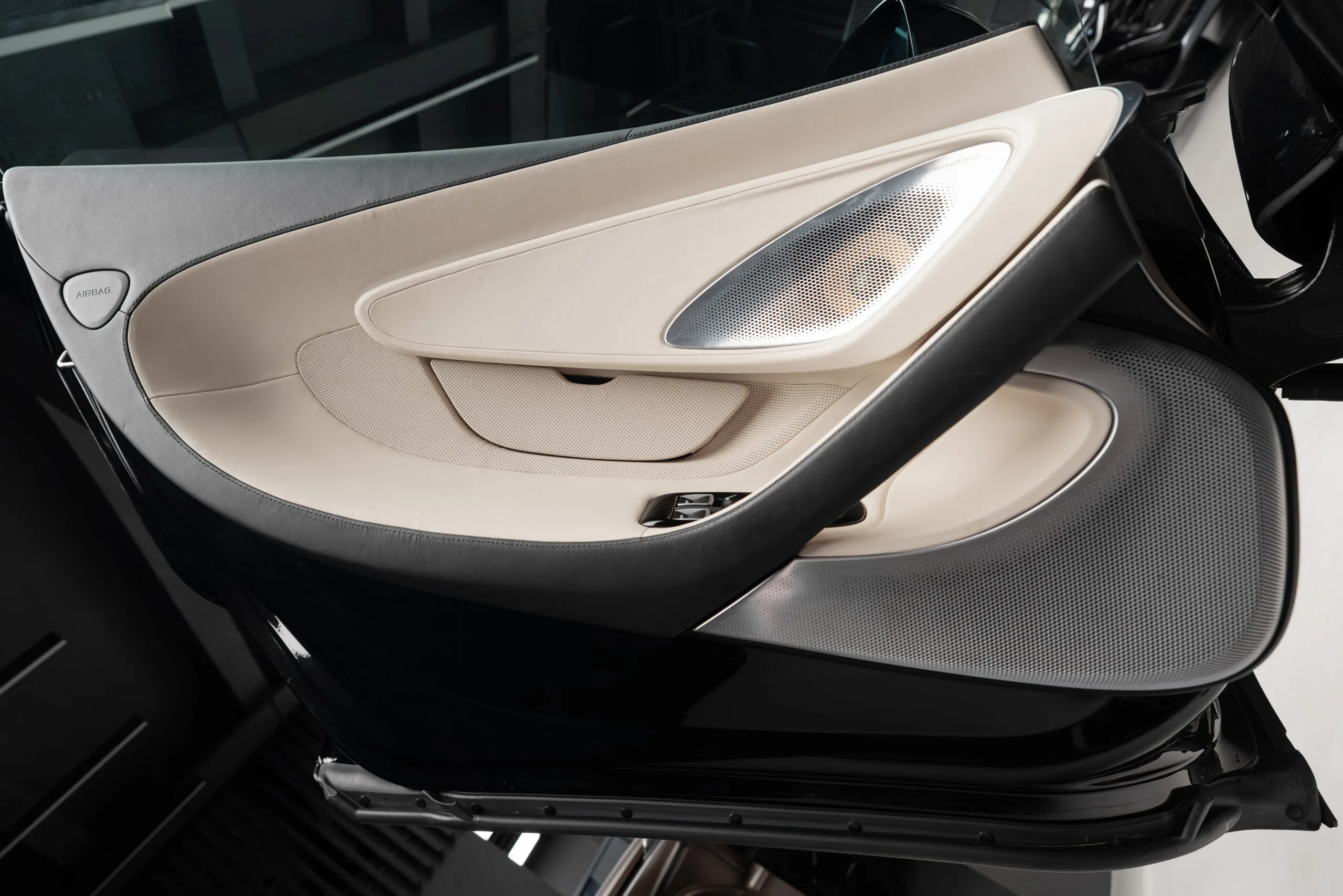 2022 McLaren GT, 27/30