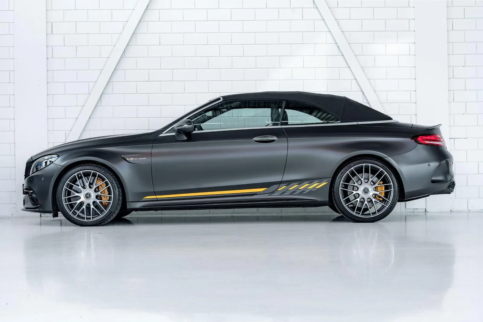 2022 Mercedes-AMG C 63 S Cabriolet Final Edition, 2/30