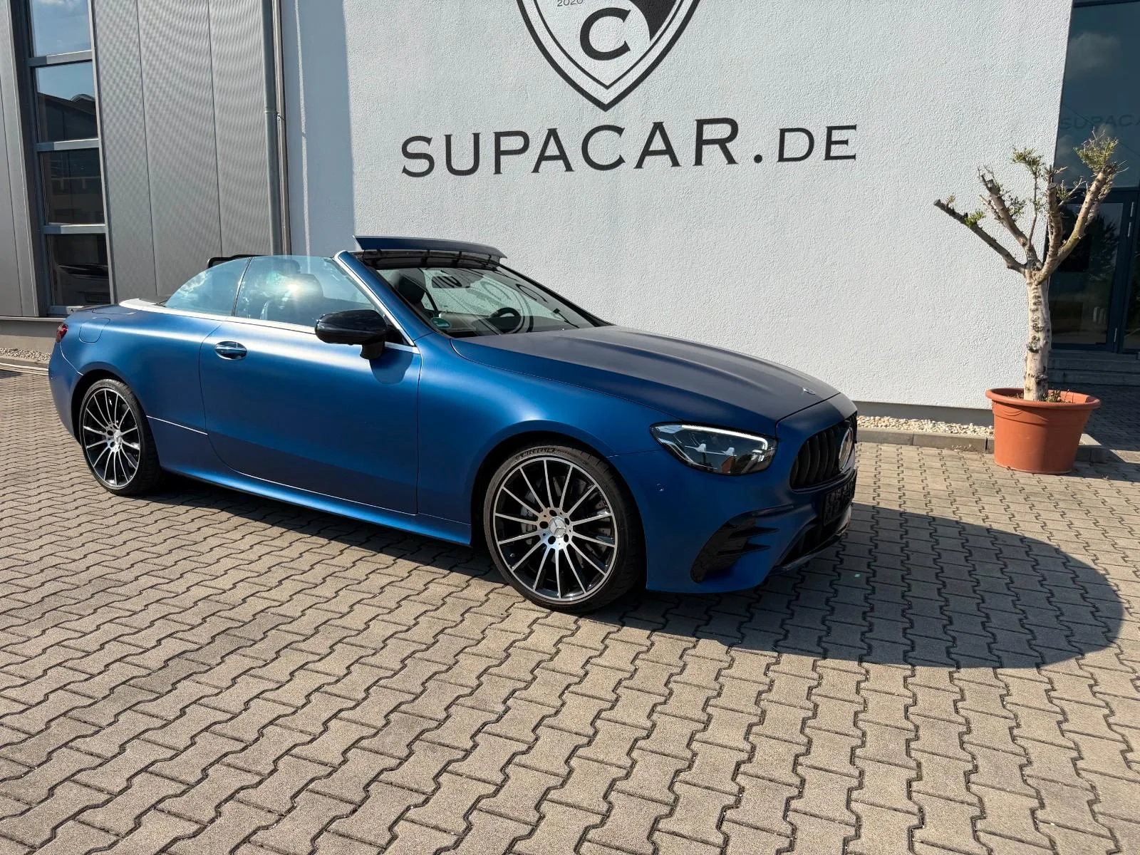 2022 Mercedes-AMG E 53 Cabriolet angeboten von einem Fachhändler in Kranzberg, Deutschland, Hauptfoto