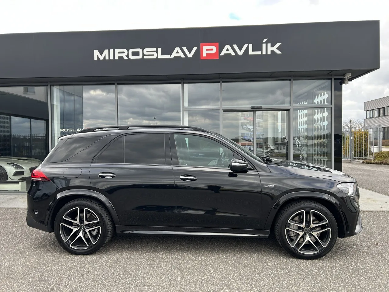 2022 Mercedes-AMG GLE 53 4MATIC+ proposée par un concessionnaire spécialisé à Písek, Tchéquie, photo 4 sur 30