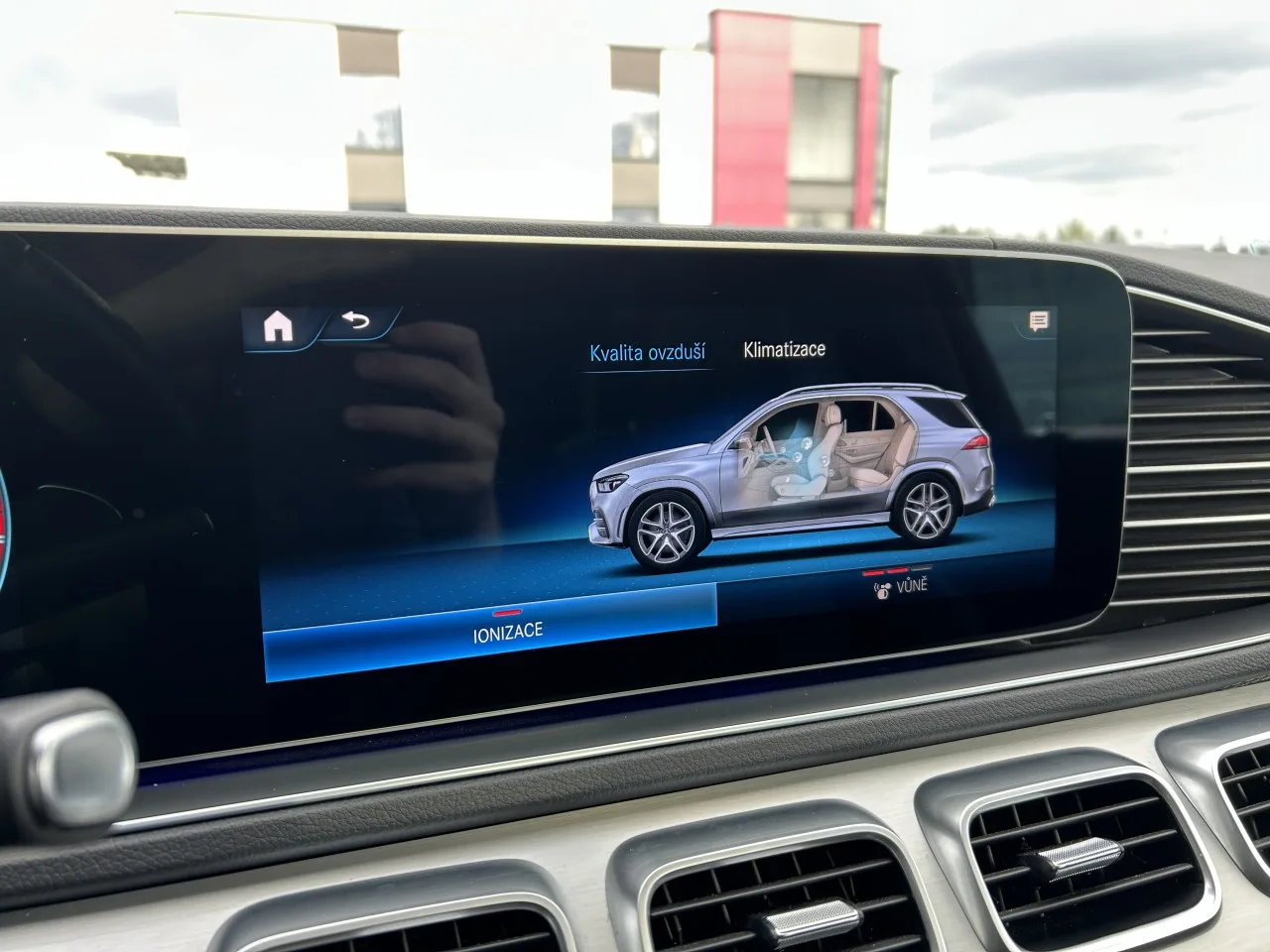 2022 Mercedes-AMG GLE 53 4MATIC+ proposée par un concessionnaire spécialisé à Písek, Tchéquie, photo 24 sur 30