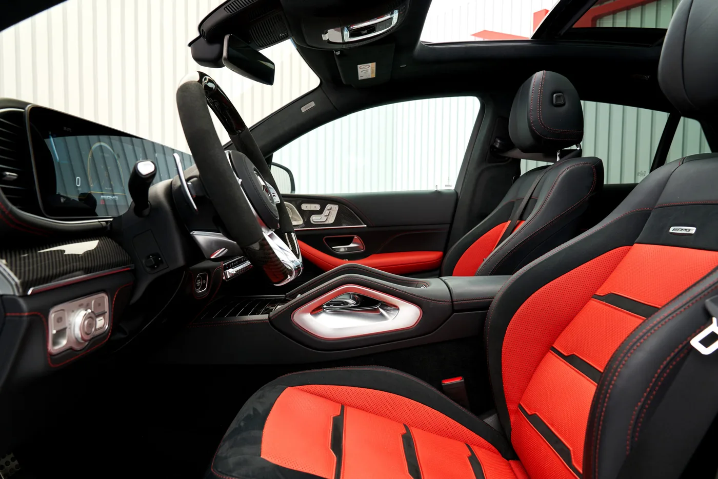 2022 Mercedes-AMG GLE 63 S proposée par un concessionnaire spécialisé à Dubai, Émirats arabes unis, photo 9 sur 10