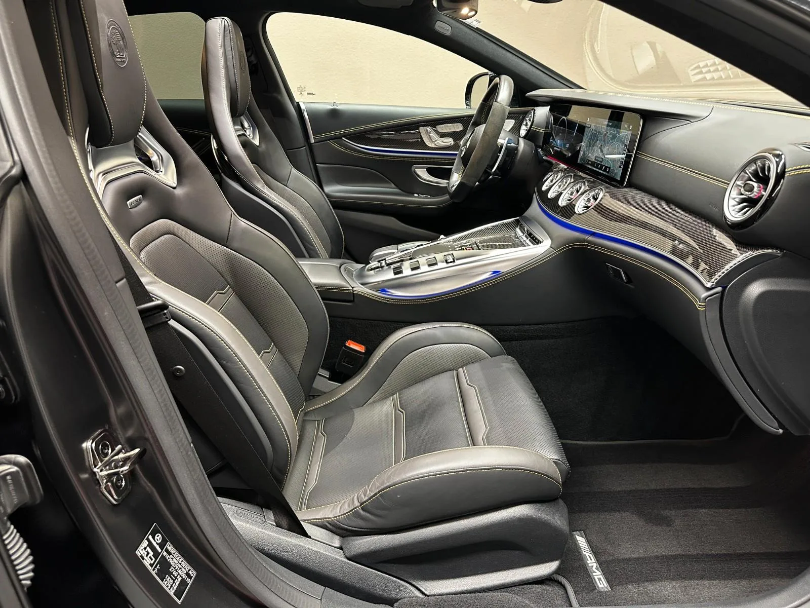 2022 Mercedes-AMG GT 63 S E Performance, 27/30