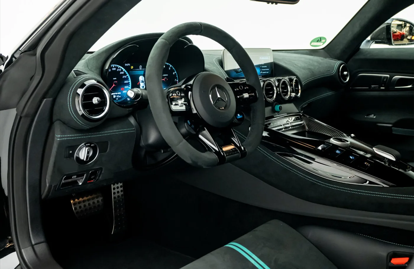 2022 Mercedes-AMG GT offered by a specialist dealer in Dubai, United Arab Emirates, photo 5 of 10