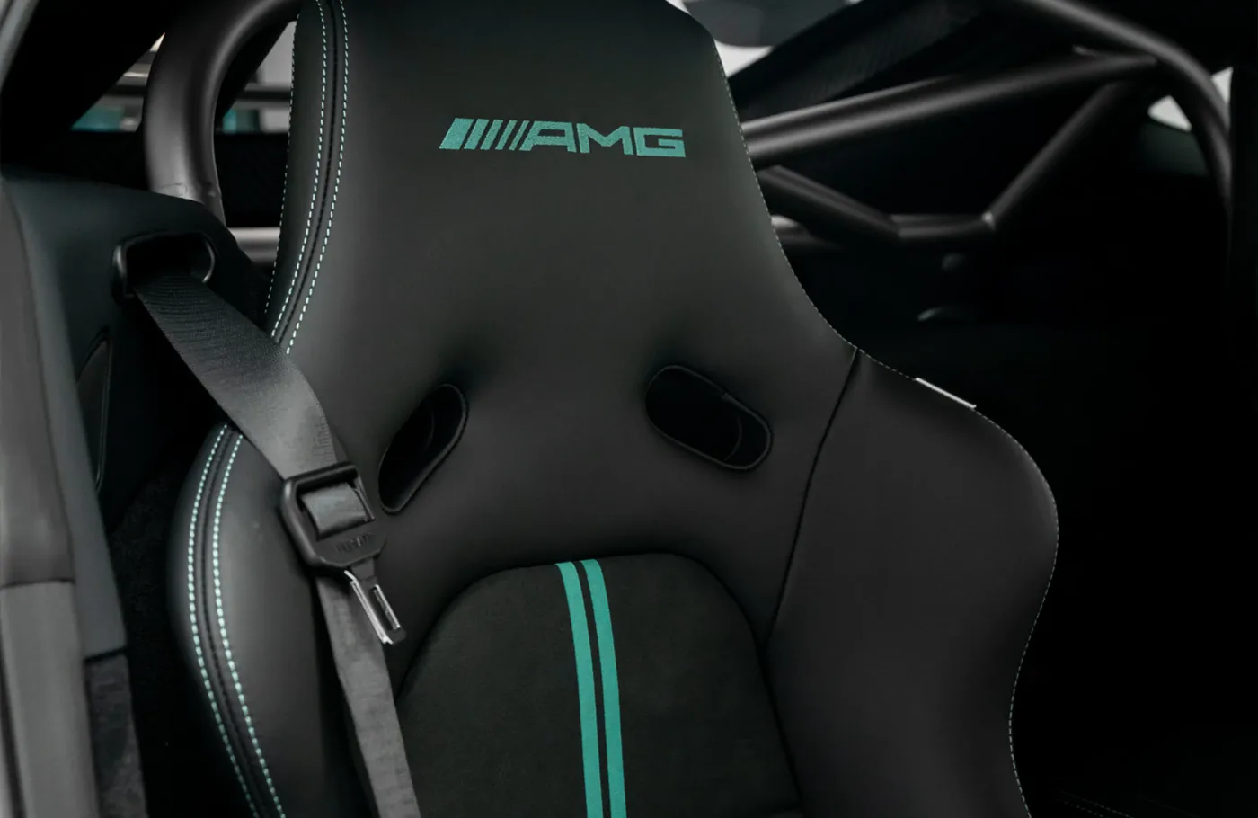 2022 Mercedes-AMG GT offered by a specialist dealer in Dubai, United Arab Emirates, photo 9 of 10