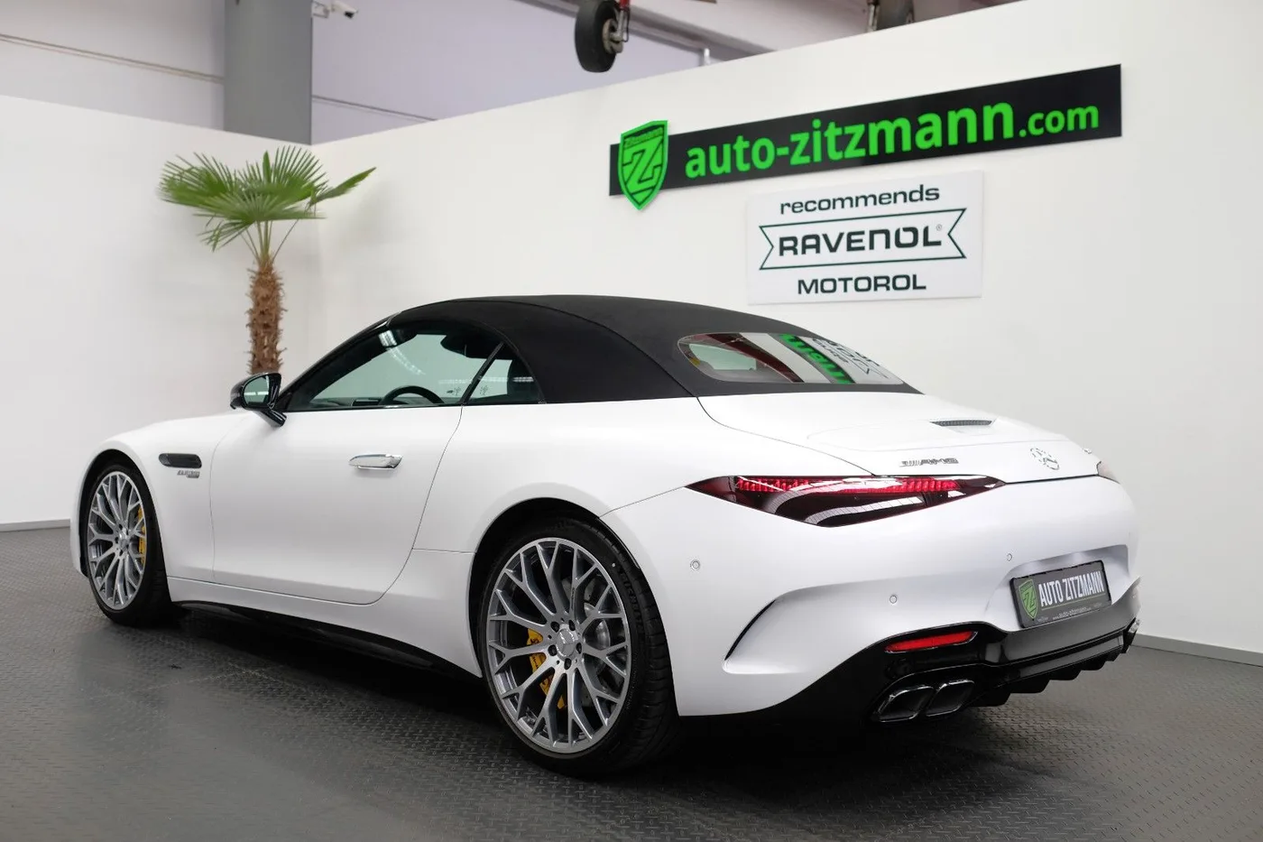 2022 Mercedes-AMG SL 63 offered by a specialist dealer in Nuremberg, Germany, photo 4 of 15