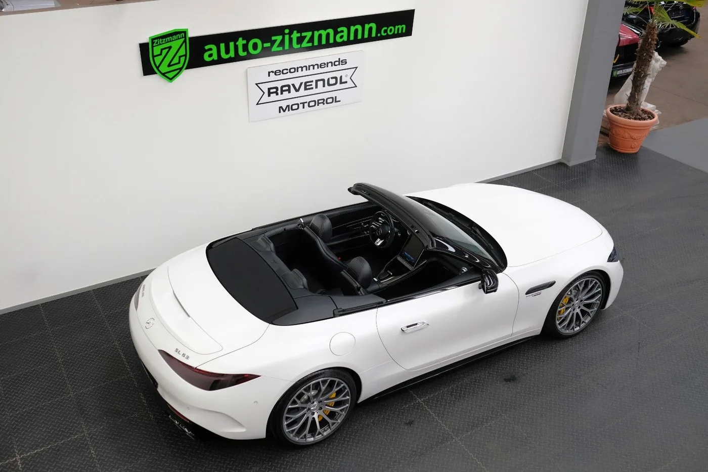 2022 Mercedes-AMG SL 63 offered by a specialist dealer in Nuremberg, Germany, photo 6 of 15