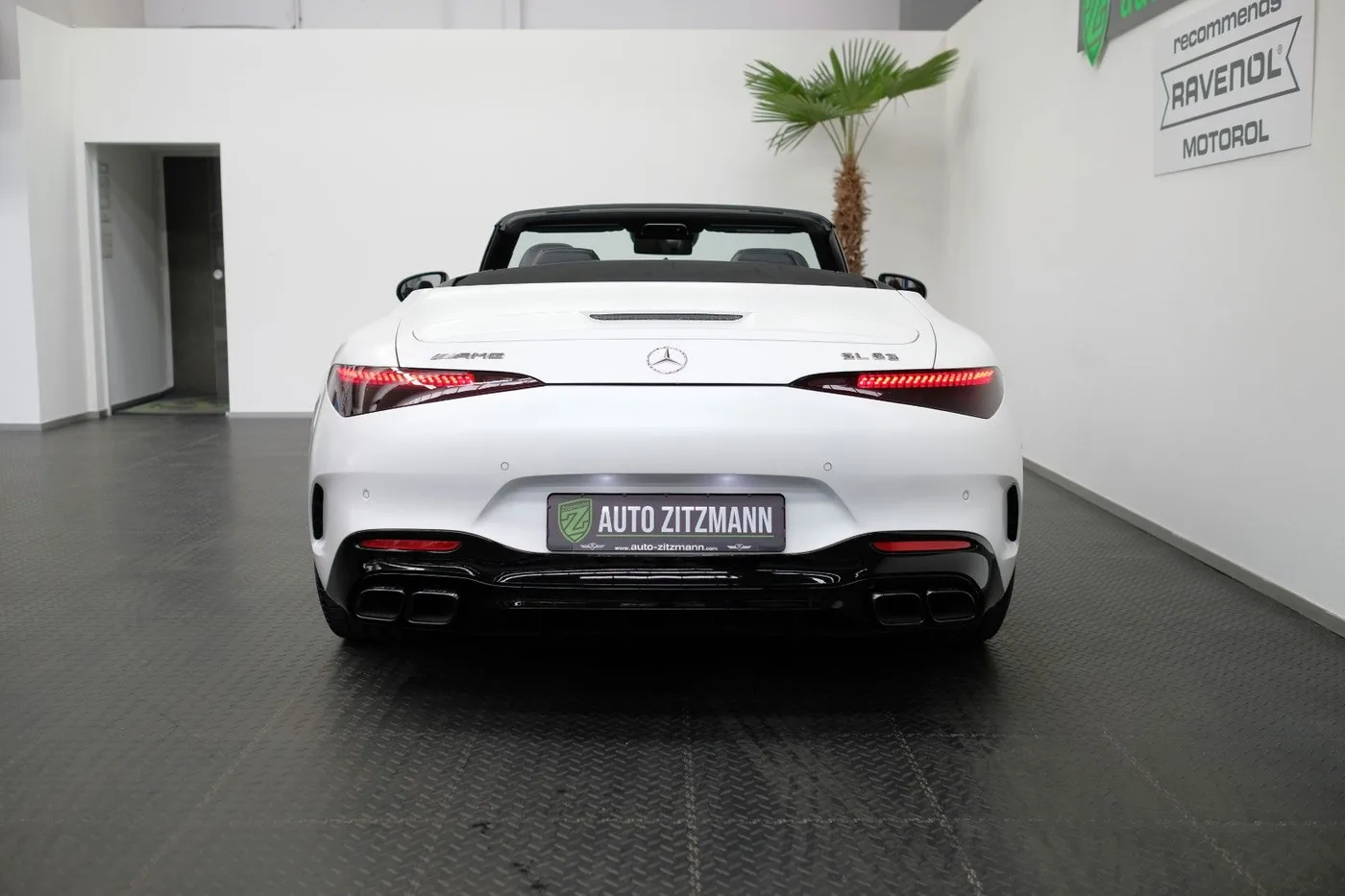 2022 Mercedes-AMG SL 63 offered by a specialist dealer in Nuremberg, Germany, photo 11 of 15