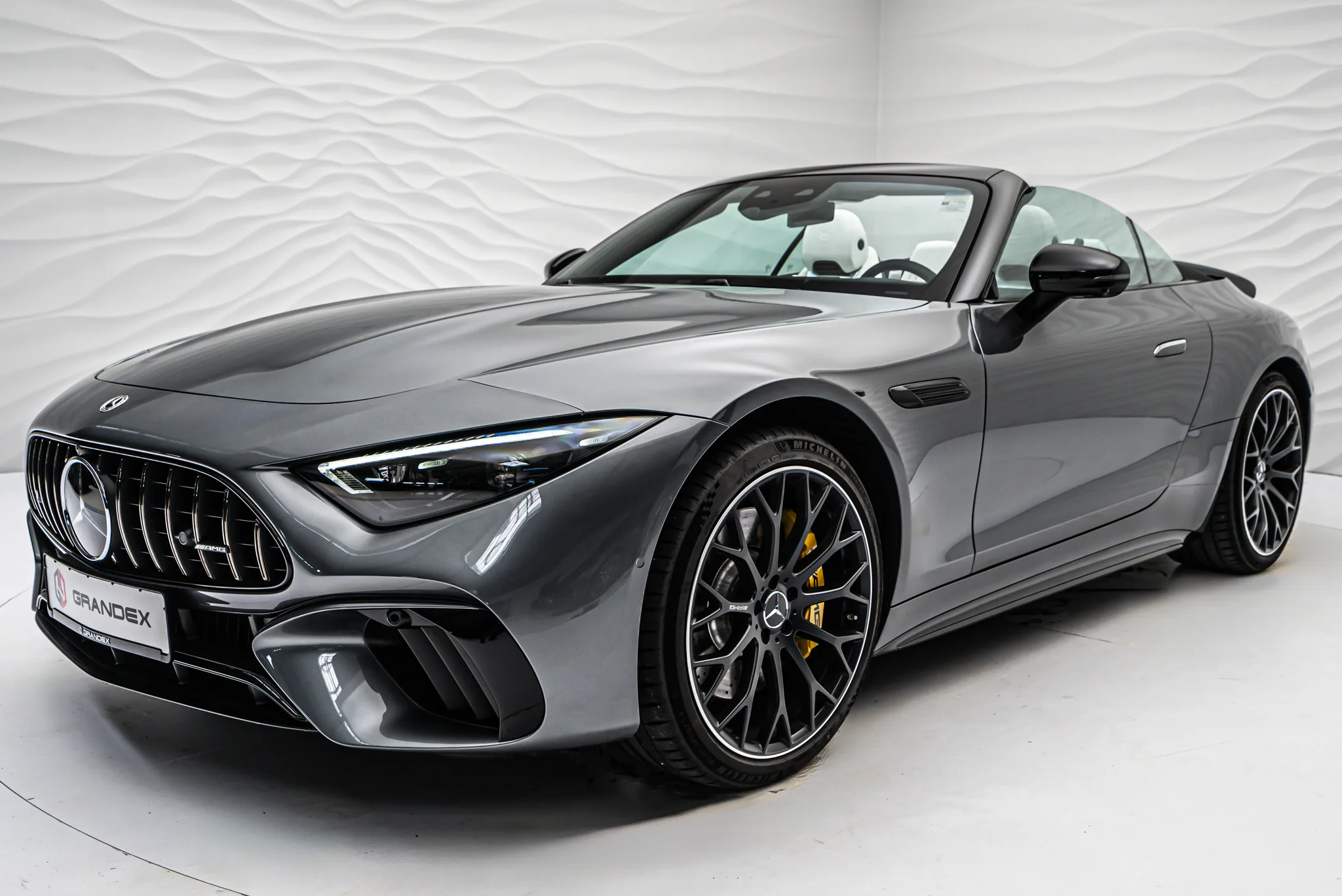 2022 Mercedes-AMG SL 63 4MATIC+ offered by a specialist dealer in Sengenthal, Germany, main photo