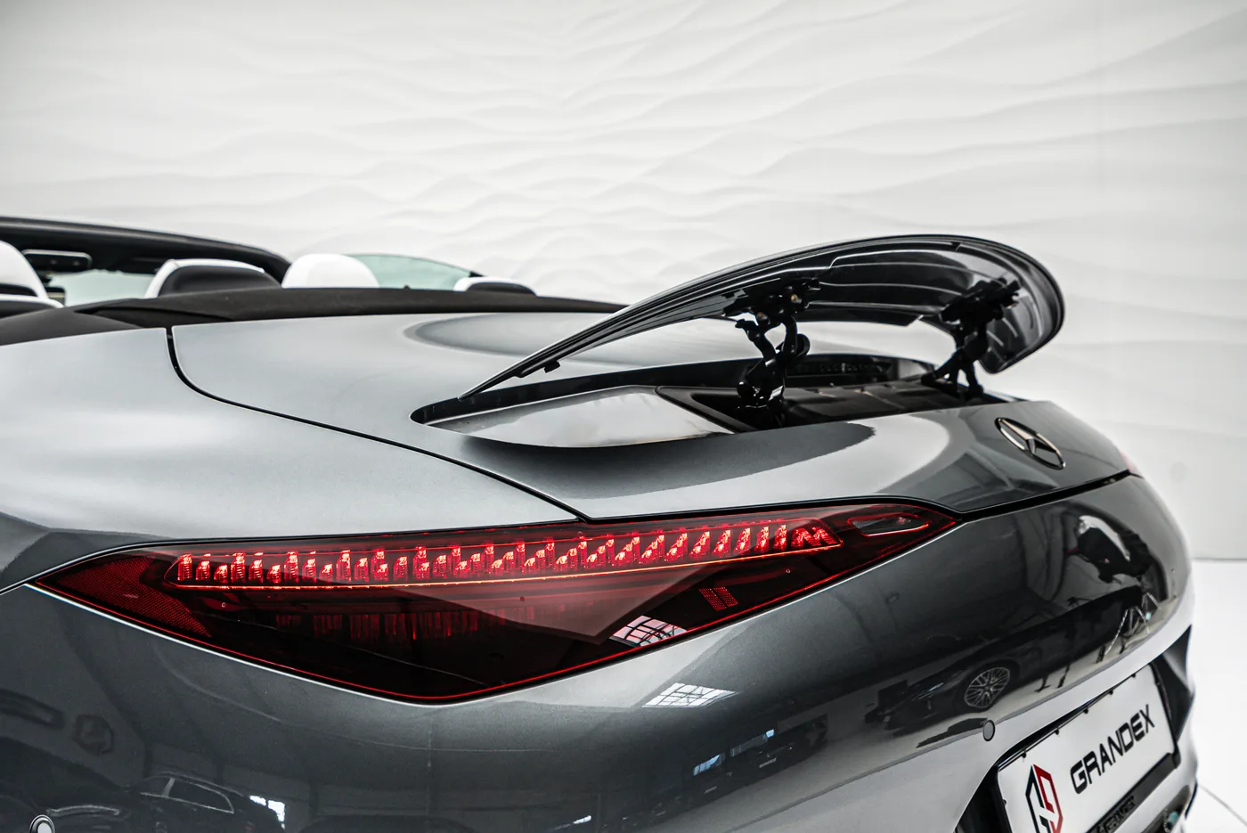 2022 Mercedes-AMG SL 63 4MATIC+ offered by a specialist dealer in Sengenthal, Germany, photo 10 of 25