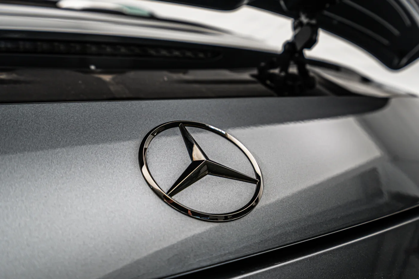 2022 Mercedes-AMG SL 63 4MATIC+ offered by a specialist dealer in Sengenthal, Germany, photo 11 of 25