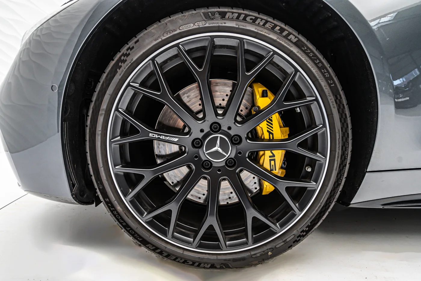 2022 Mercedes-AMG SL 63 4MATIC+ offered by a specialist dealer in Sengenthal, Germany, photo 16 of 25
