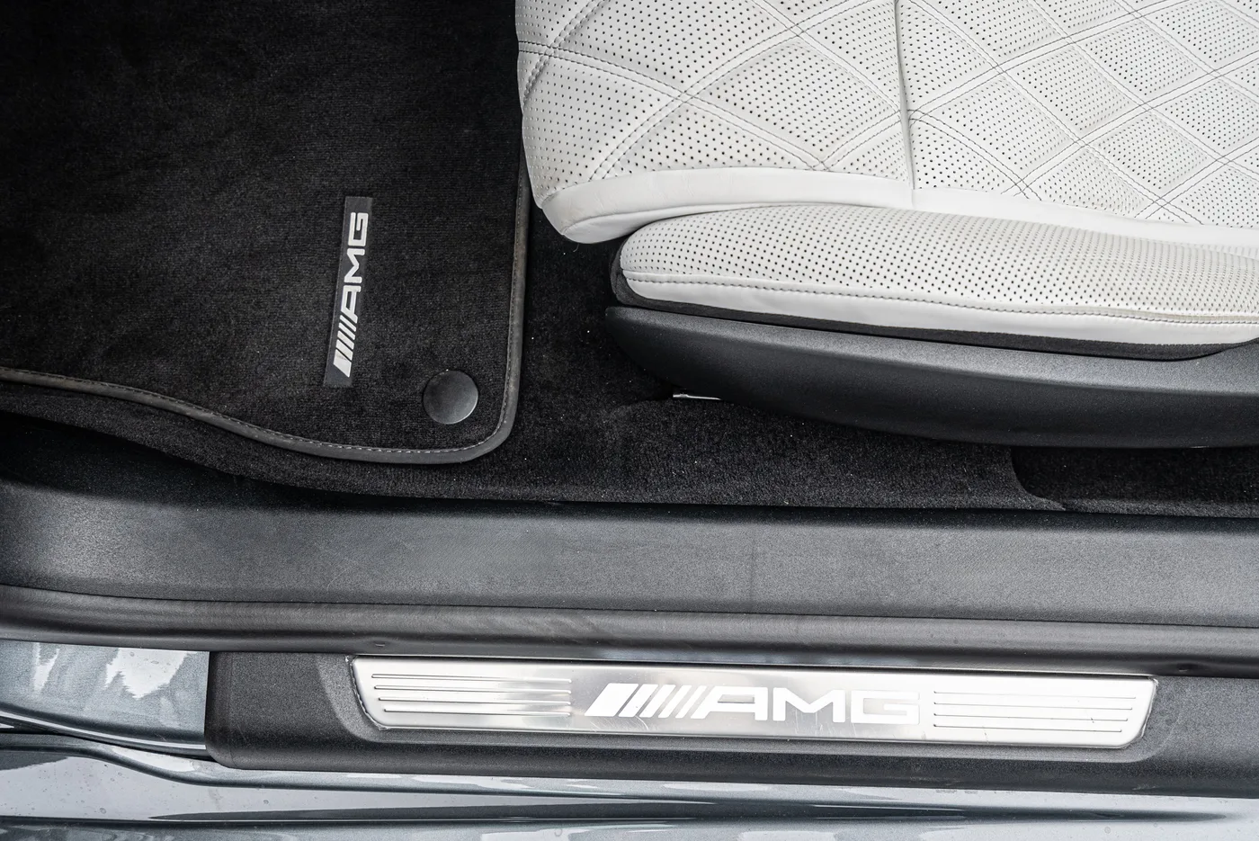 2022 Mercedes-AMG SL 63 4MATIC+ offered by a specialist dealer in Sengenthal, Germany, photo 21 of 25