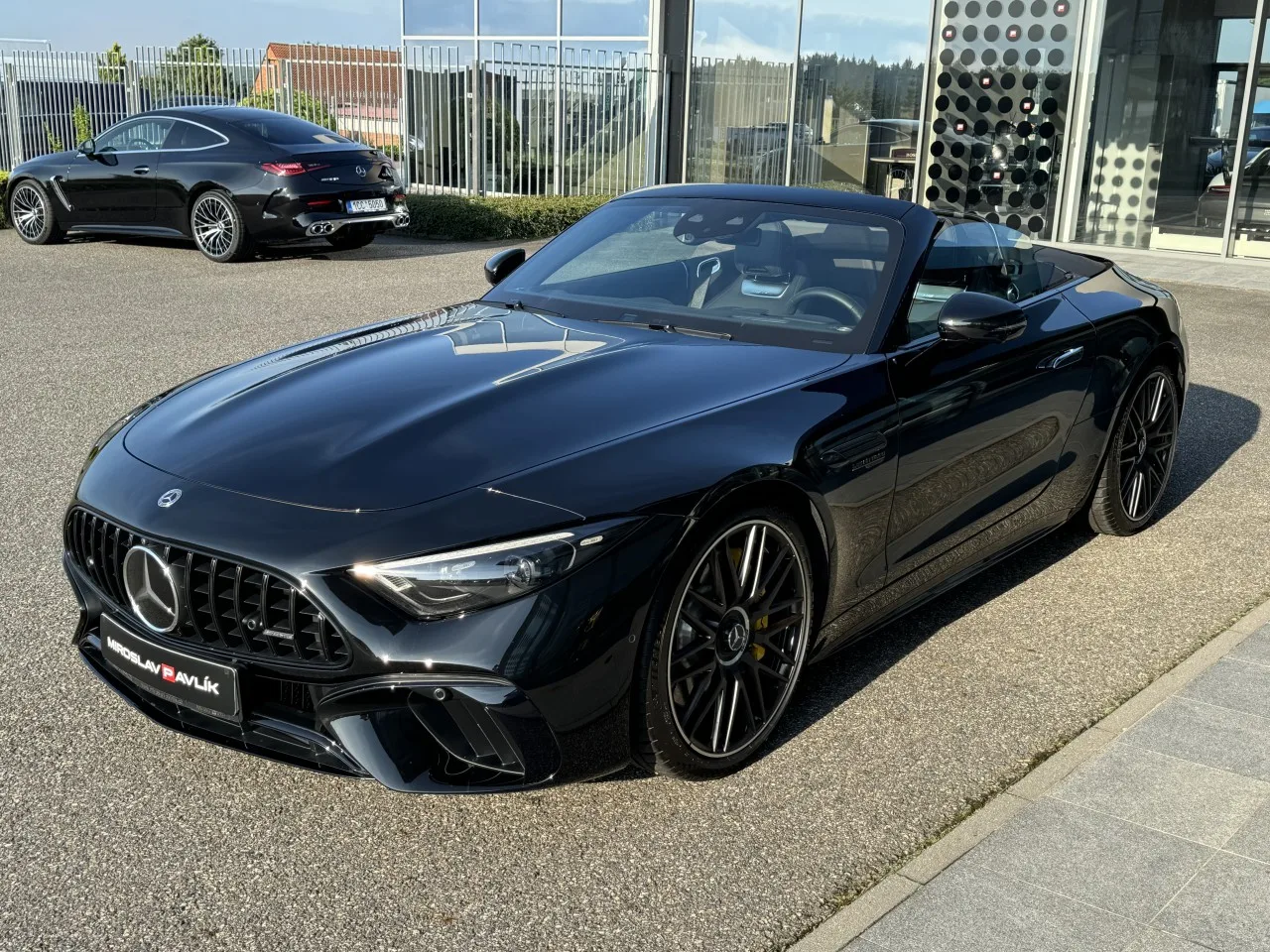 2022 Mercedes-AMG SL 63 offered by a specialist dealer in Písek, Czechia, photo 4 of 15