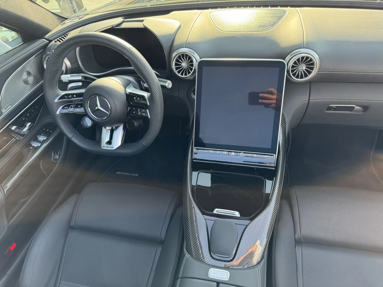 2022 Mercedes-AMG SL 63 offered by a specialist dealer in Písek, Czechia, photo 10 of 15