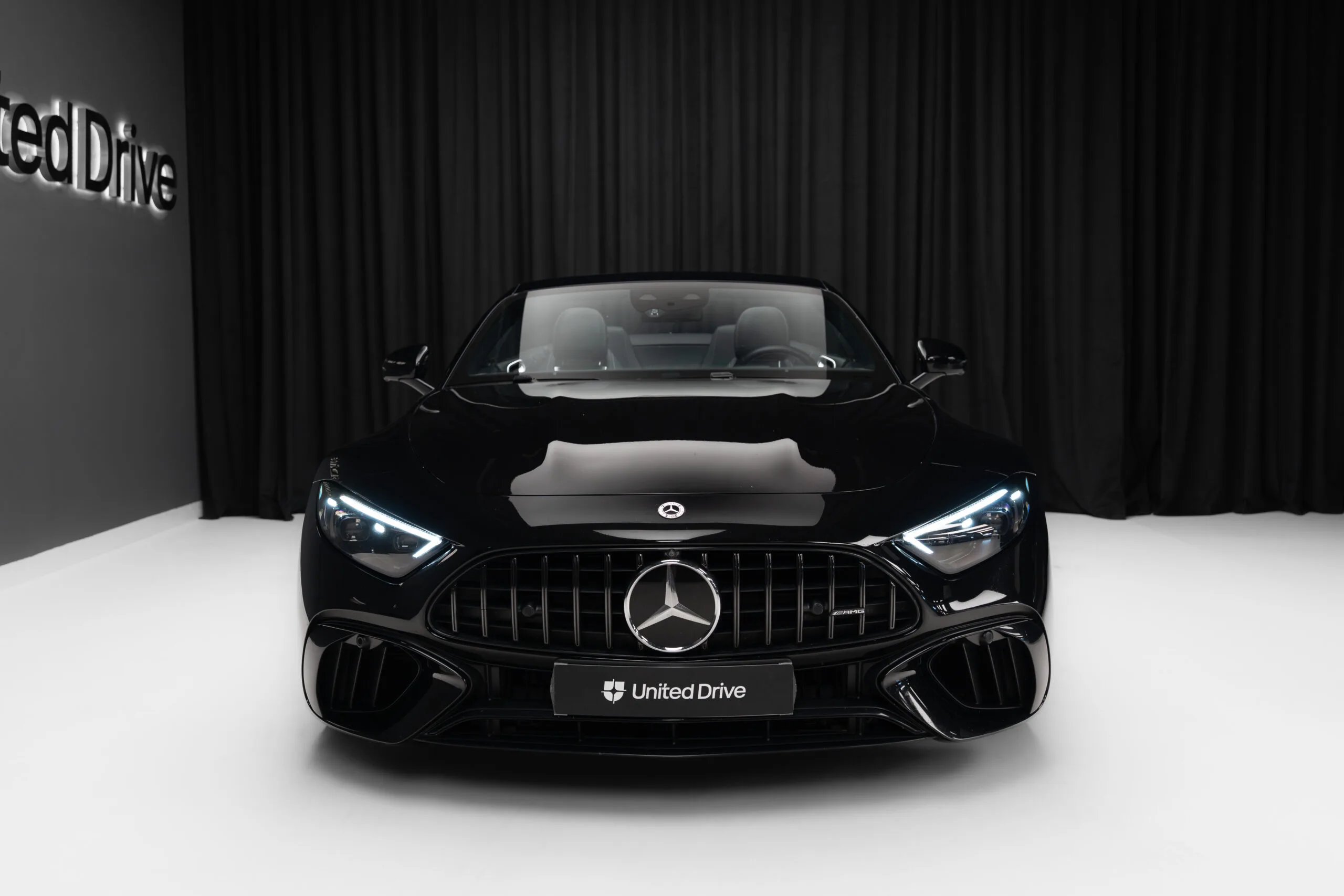 2022 Mercedes-AMG SL 63 4MATIC+, 2/30