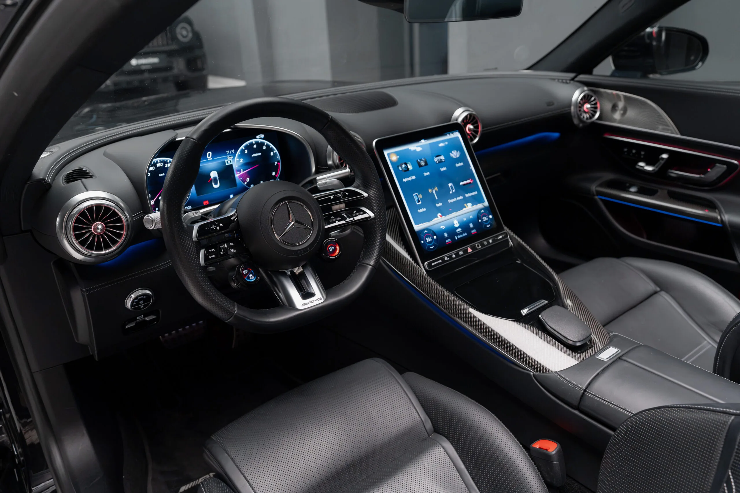 2022 Mercedes-AMG SL 63 4MATIC+, 16/30