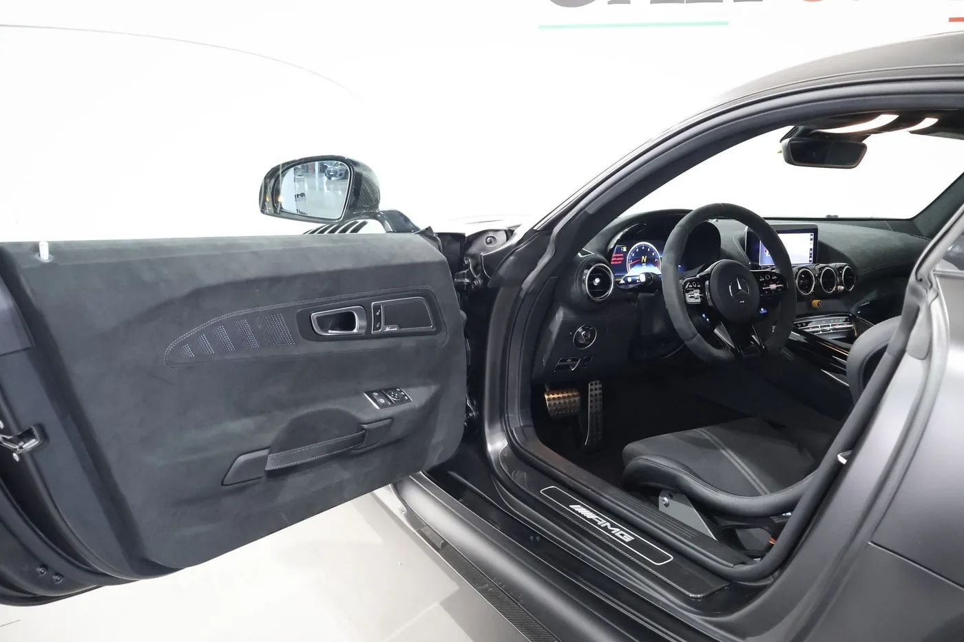 2022 Mercedes-AMG GT Black Series proposée par un spécialiste de la supercar à Zibido San Giacomo, Italie, photo 8 sur 25