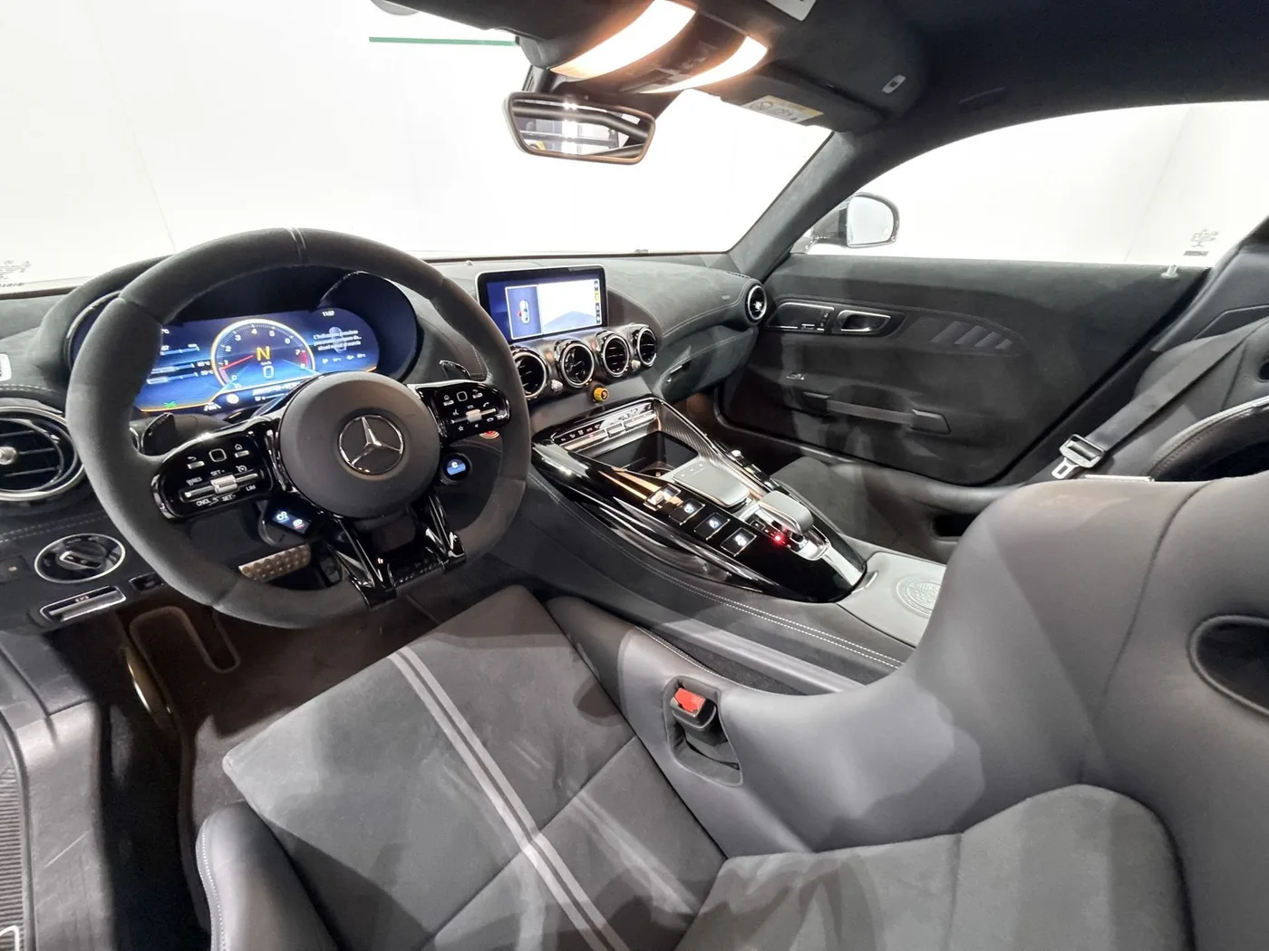 2022 Mercedes-AMG GT Black Series proposée par un spécialiste de la supercar à Zibido San Giacomo, Italie, photo 23 sur 25