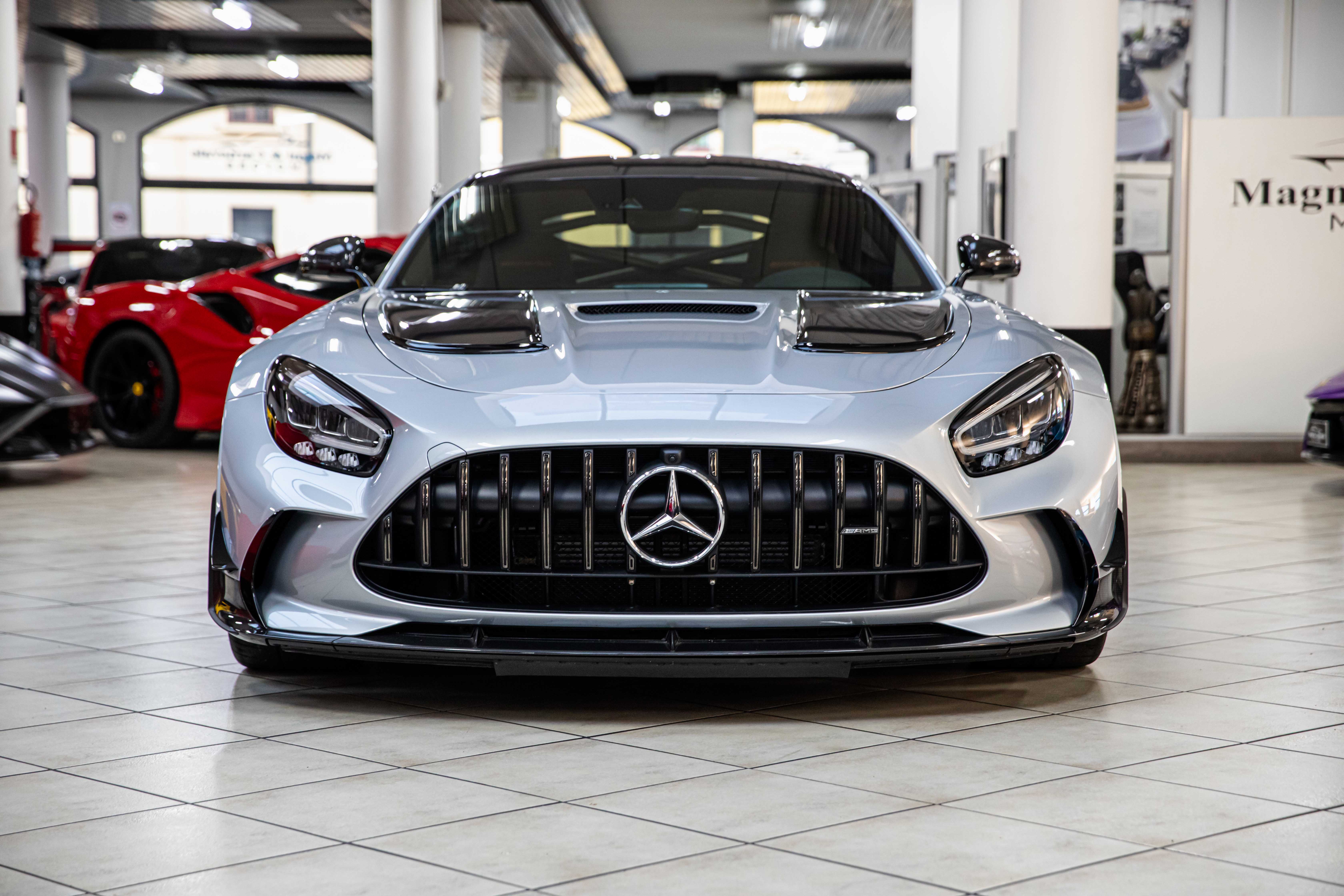 2022 Mercedes-AMG GT Black Series proposée par un concessionnaire spécialisé à Milan, Italie, photo 7 sur 20