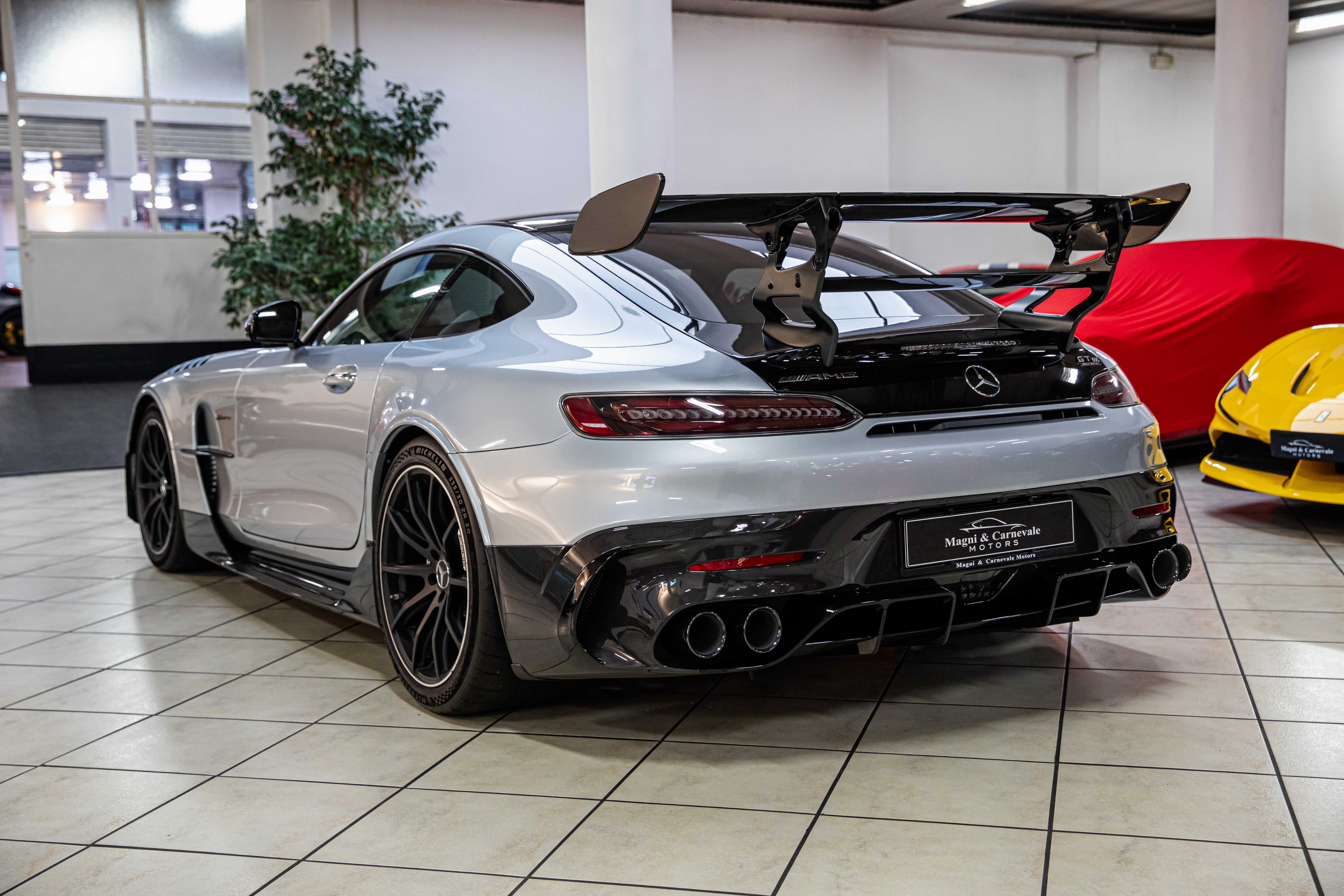 2022 Mercedes-AMG GT Black Series proposée par un concessionnaire spécialisé à Milan, Italie, photo 10 sur 20