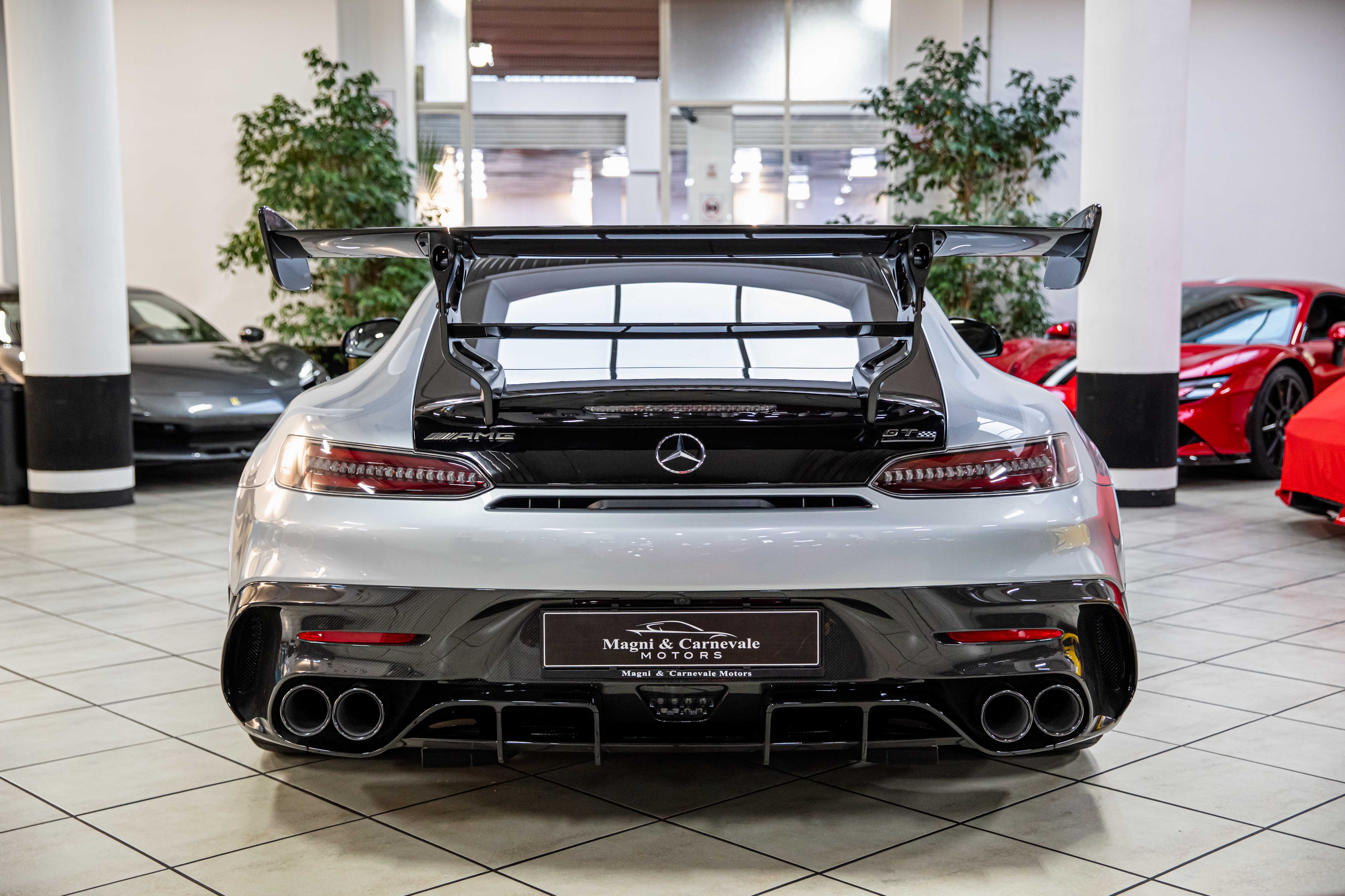 2022 Mercedes-AMG GT Black Series proposée par un concessionnaire spécialisé à Milan, Italie, photo 11 sur 20