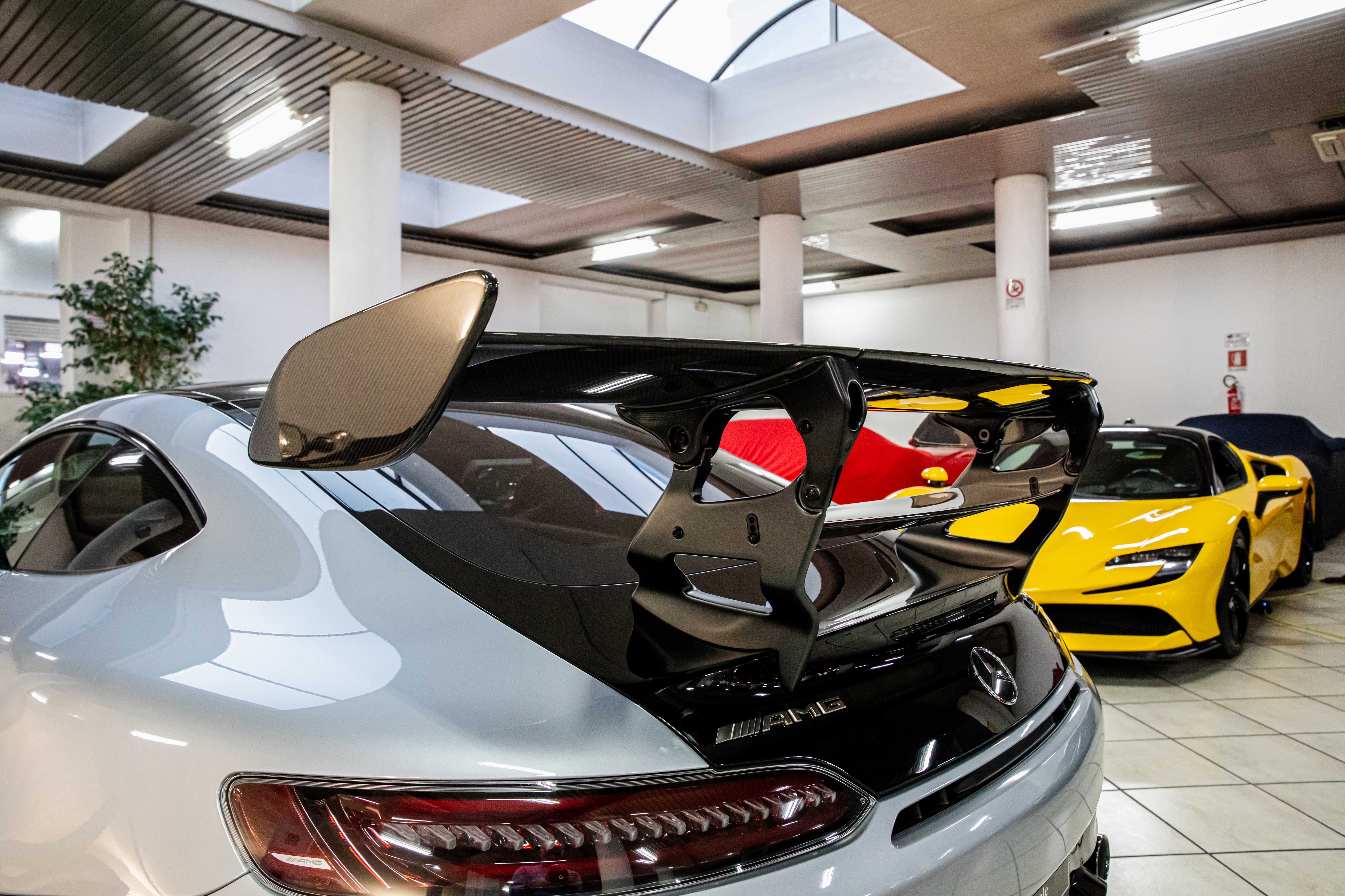 2022 Mercedes-AMG GT Black Series proposée par un concessionnaire spécialisé à Milan, Italie, photo 16 sur 20