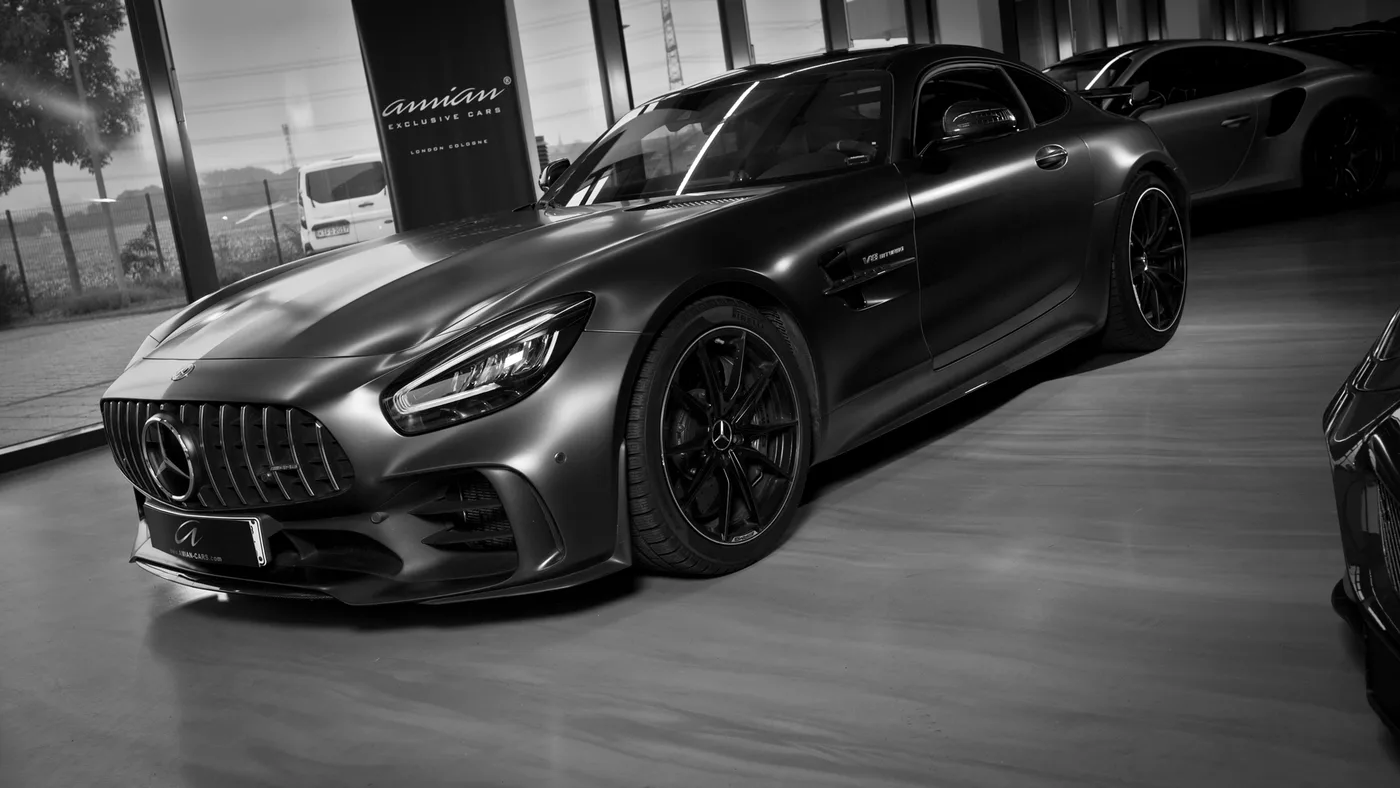 2022 Mercedes-Benz AMG GT R offered by a specialist dealer in Cologne, Germany, photo 2 of 24