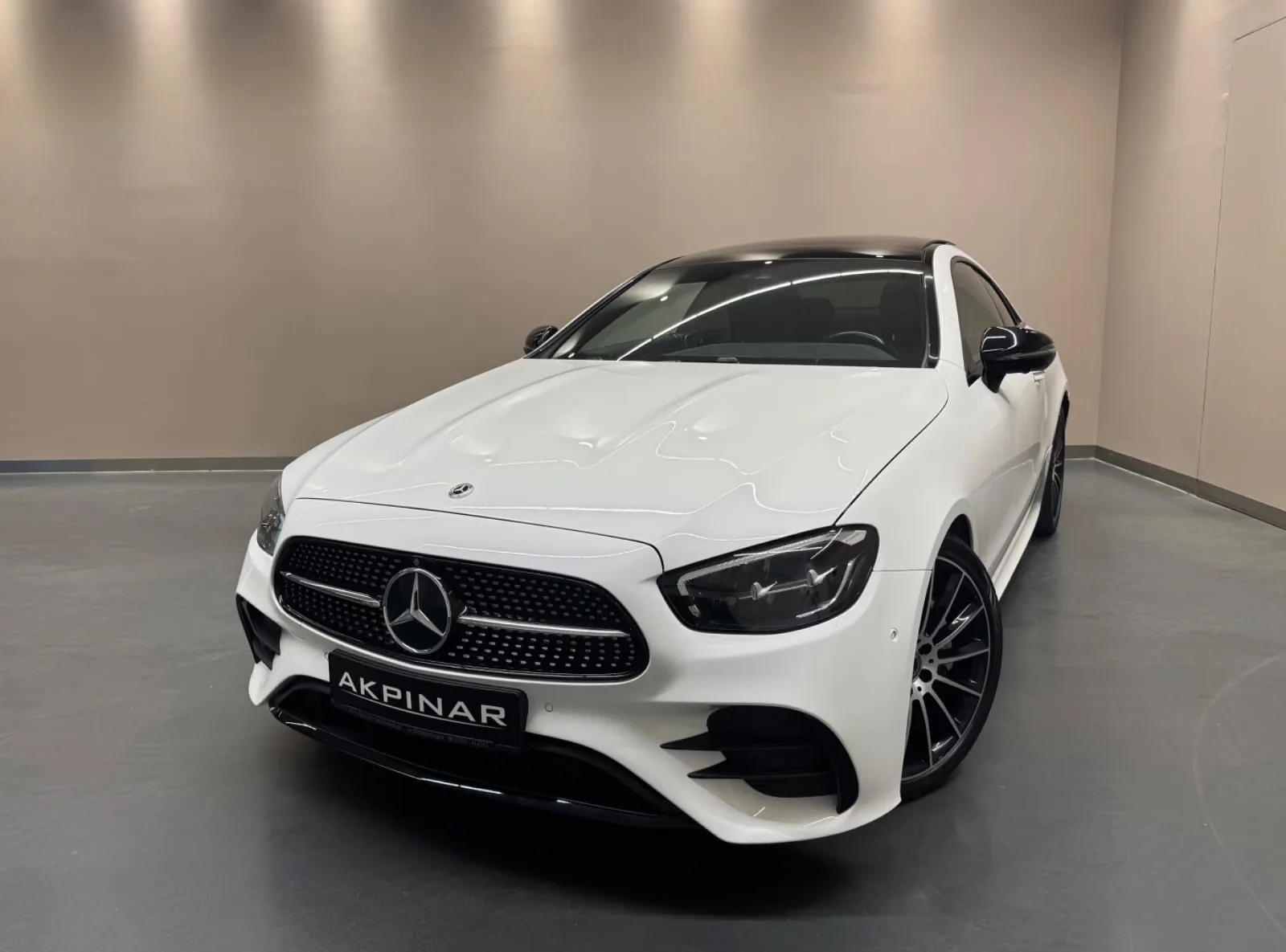 2022 Mercedes-Benz E 300 Coupé, AMG Line, 2/19