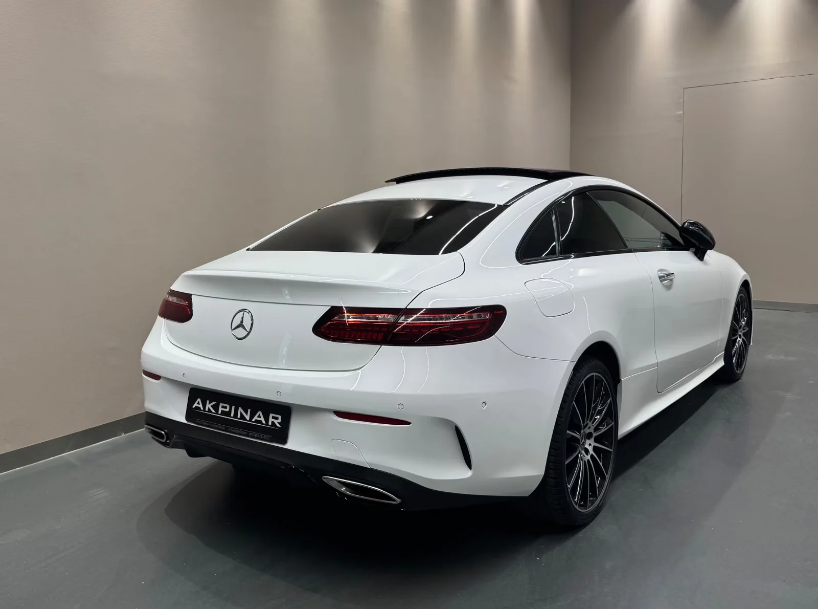 2022 Mercedes-Benz E 300 Coupé, AMG Line, 4/19