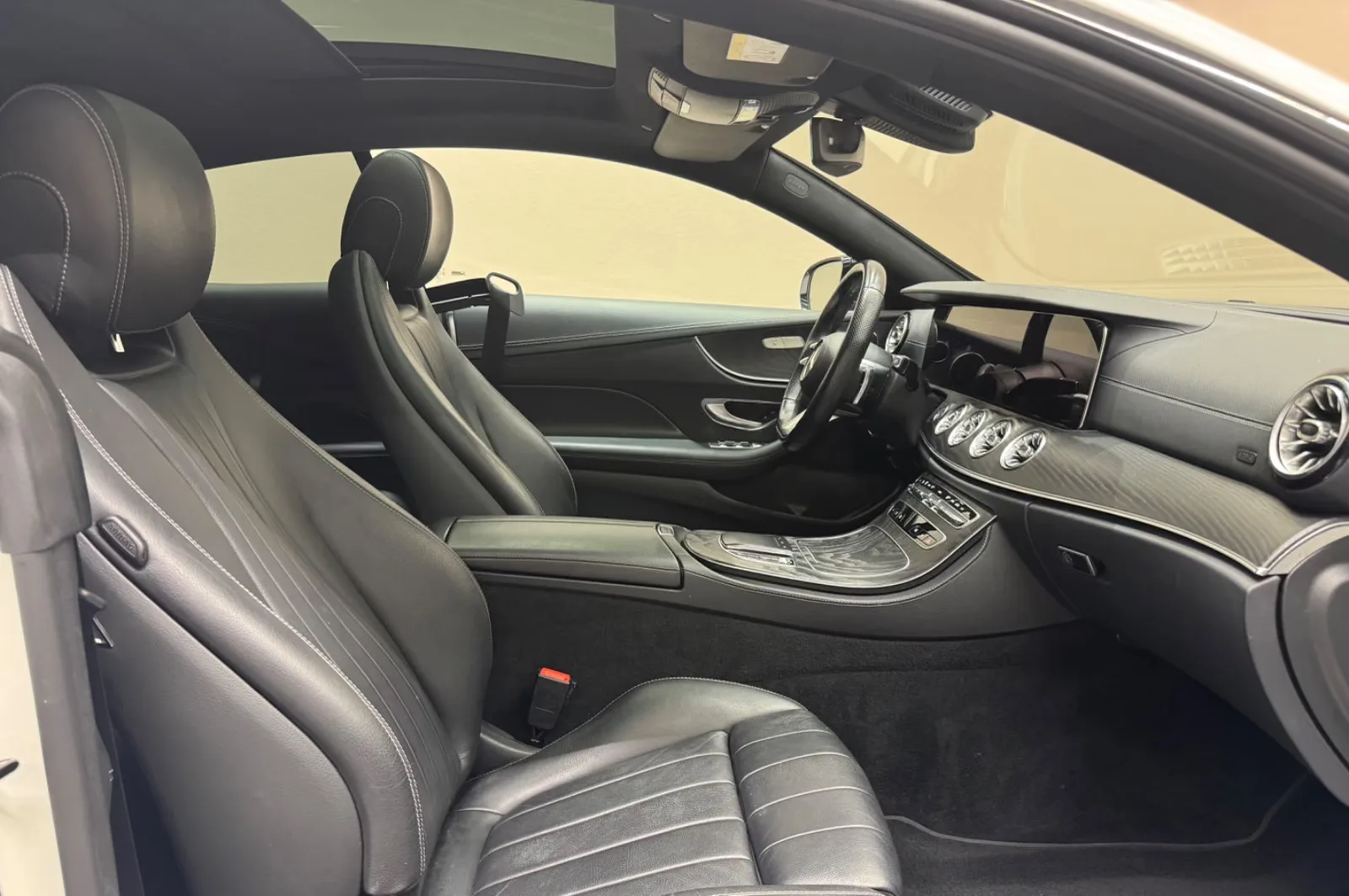 2022 Mercedes-Benz E 300 Coupé, AMG Line, 16/19
