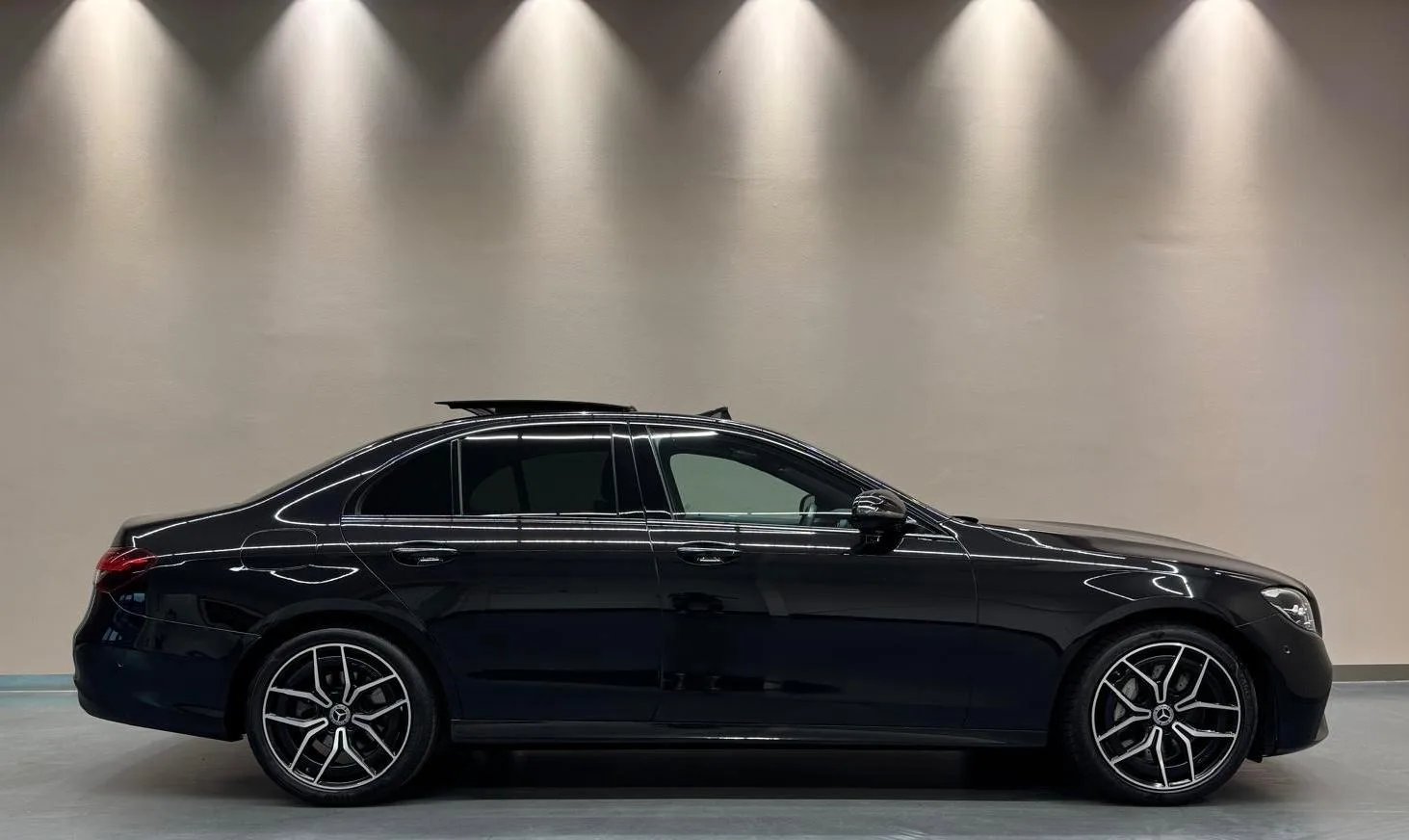 2022 Mercedes-Benz E 300 AMG Line, Night package, 5/20