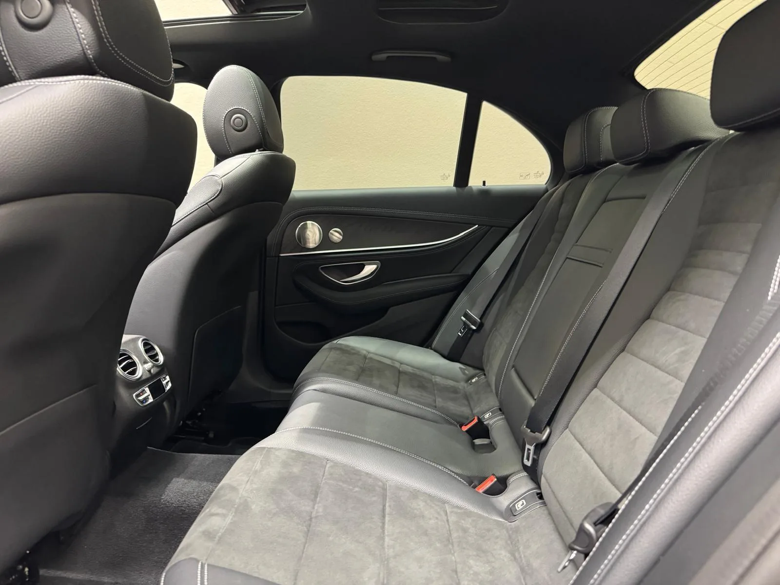 2022 Mercedes-Benz E 300 AMG Line, Night package, 12/20