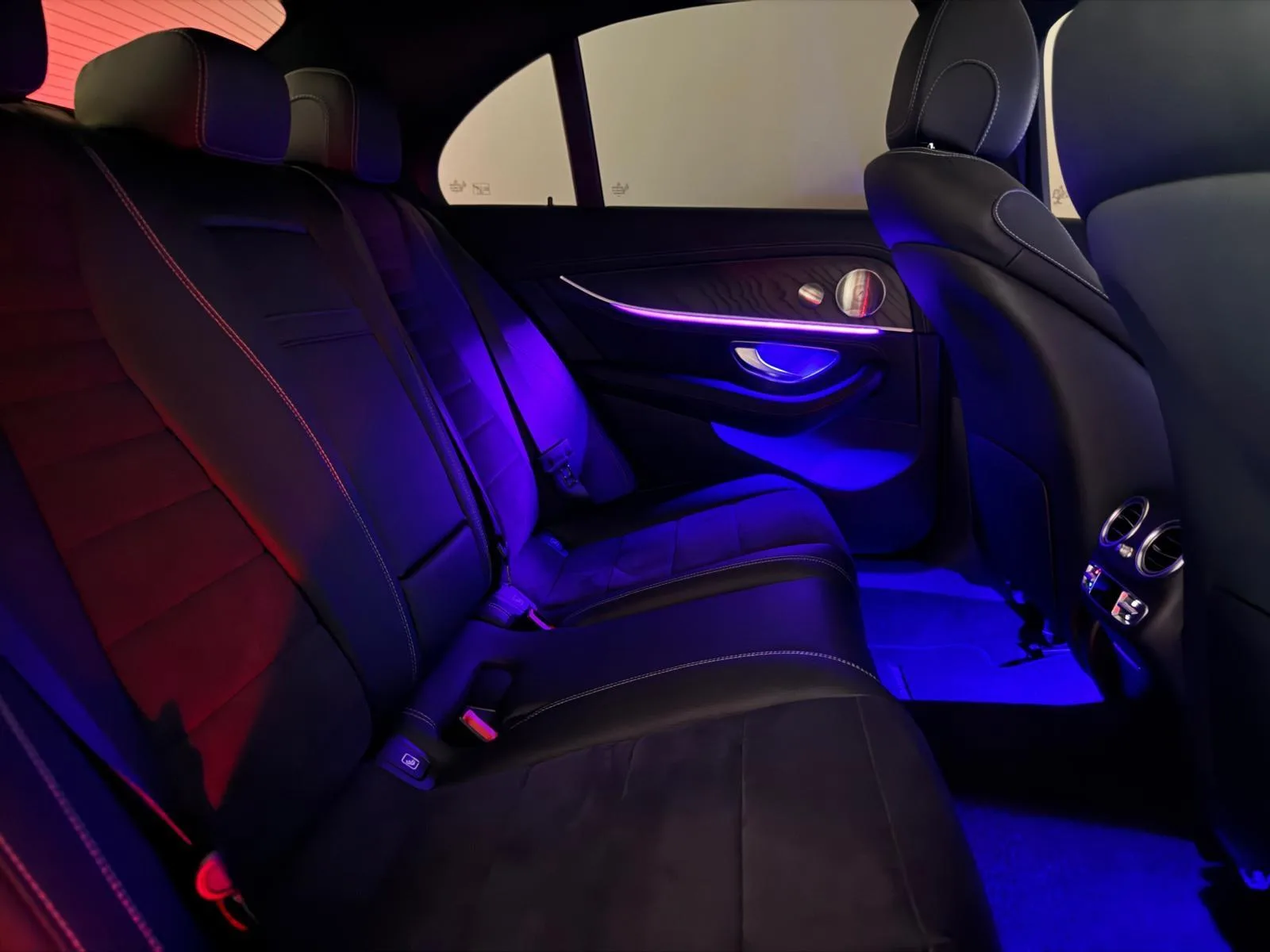 2022 Mercedes-Benz E 300 AMG Line, Night package, 20/20