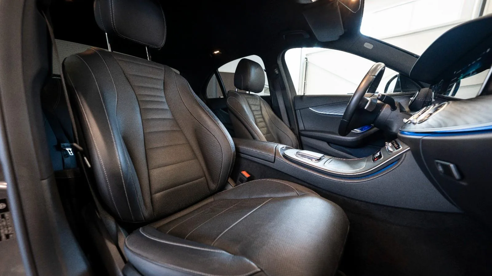 2022 Mercedes-Benz E 300 d 4MATIC, AMG Line, 12/13