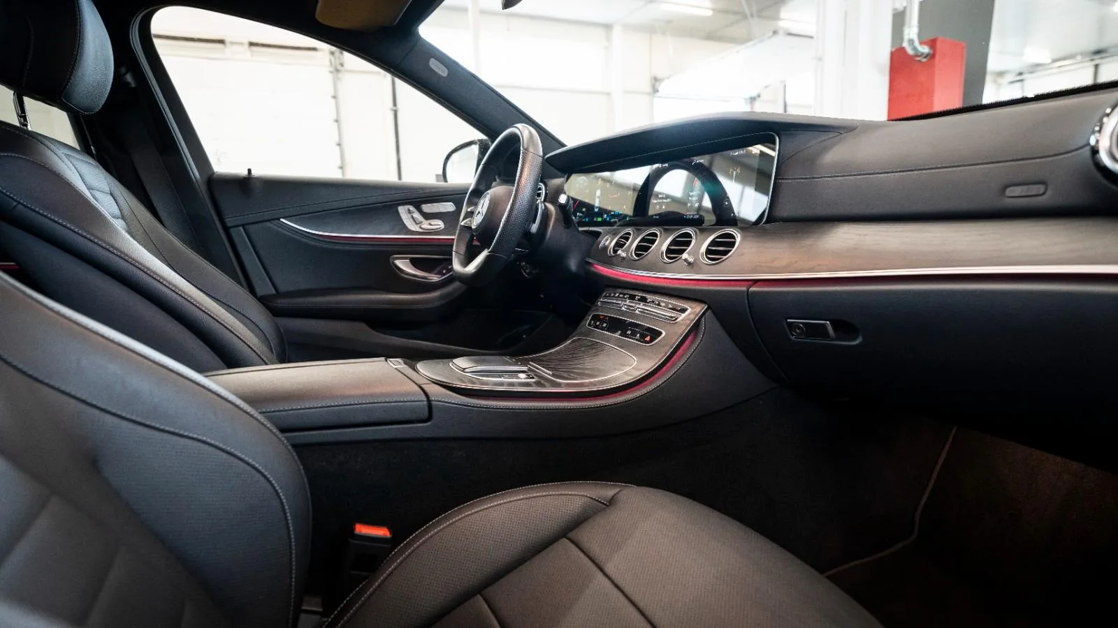 2022 Mercedes-Benz E 300 d 4MATIC, AMG Line, 12/13