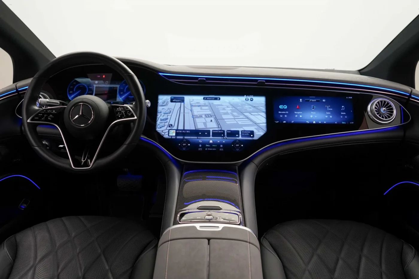 2022 Mercedes-Benz EQS 580 4MATIC offered by a specialist dealer in Dubai, United Arab Emirates, photo 10 of 10