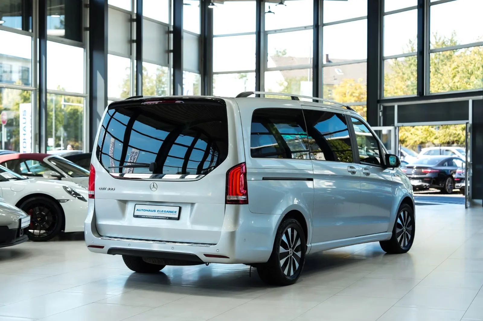 2022 Mercedes-Benz EQV 300 Long, 2/28
