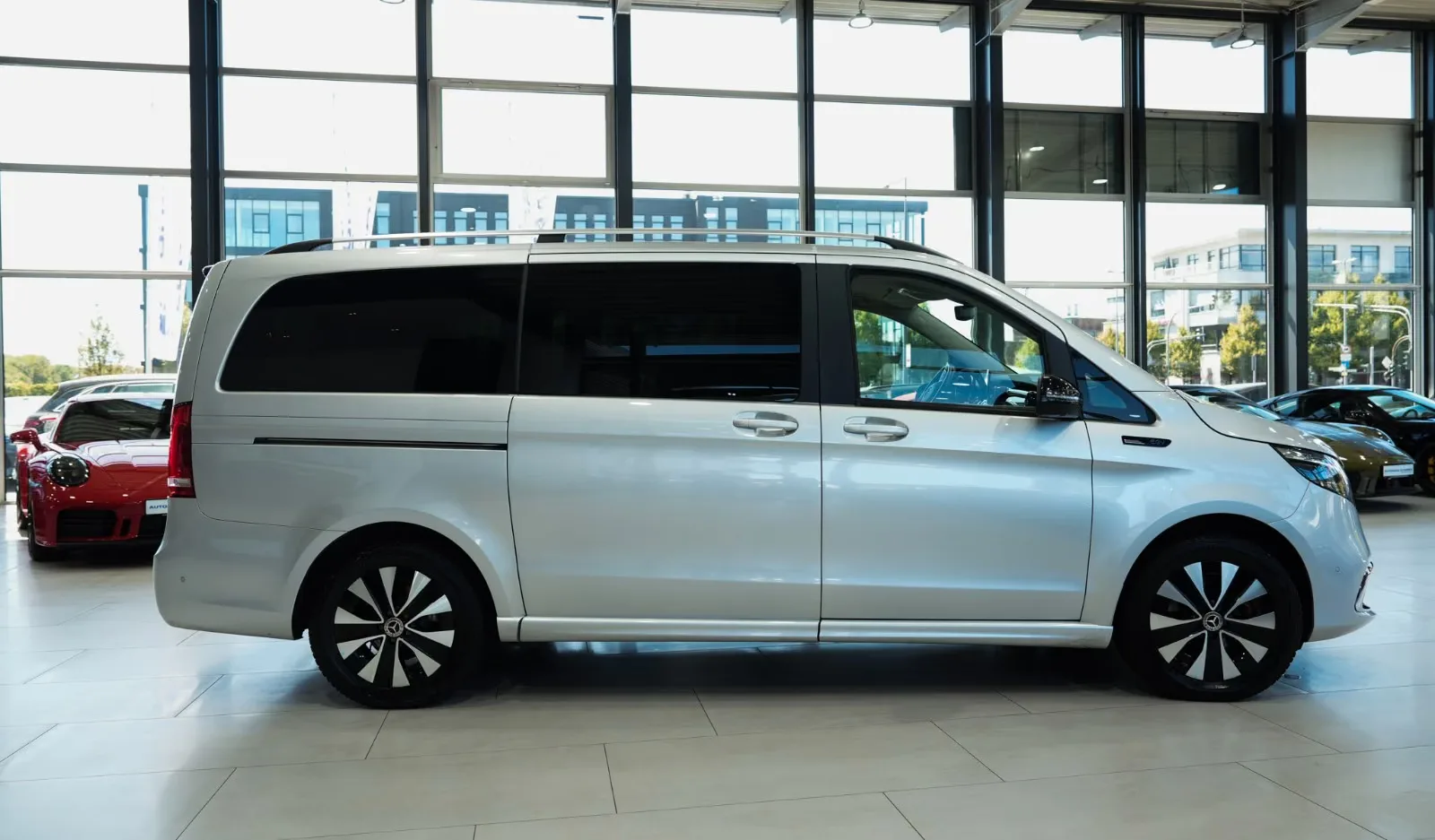 2022 Mercedes-Benz EQV 300 Long, 4/28
