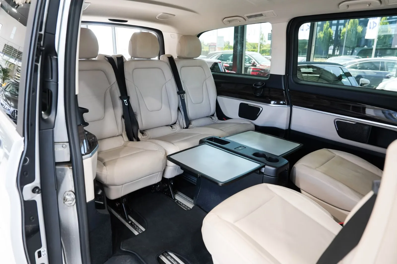 2022 Mercedes-Benz EQV 300 Long, 11/28