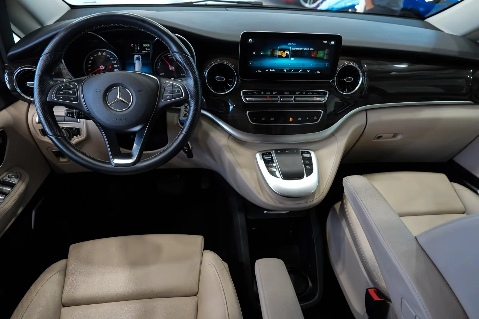 2022 Mercedes-Benz EQV 300 Long, 13/28