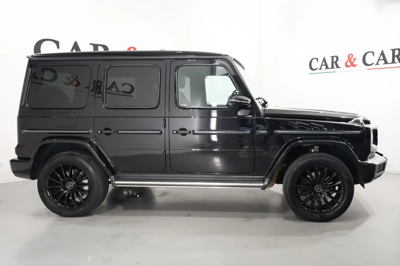 2022 Mercedes-Benz G 400 d AMG Line offered by a supercar dealer in Zibido San Giacomo, Italy, photo 5 of 24