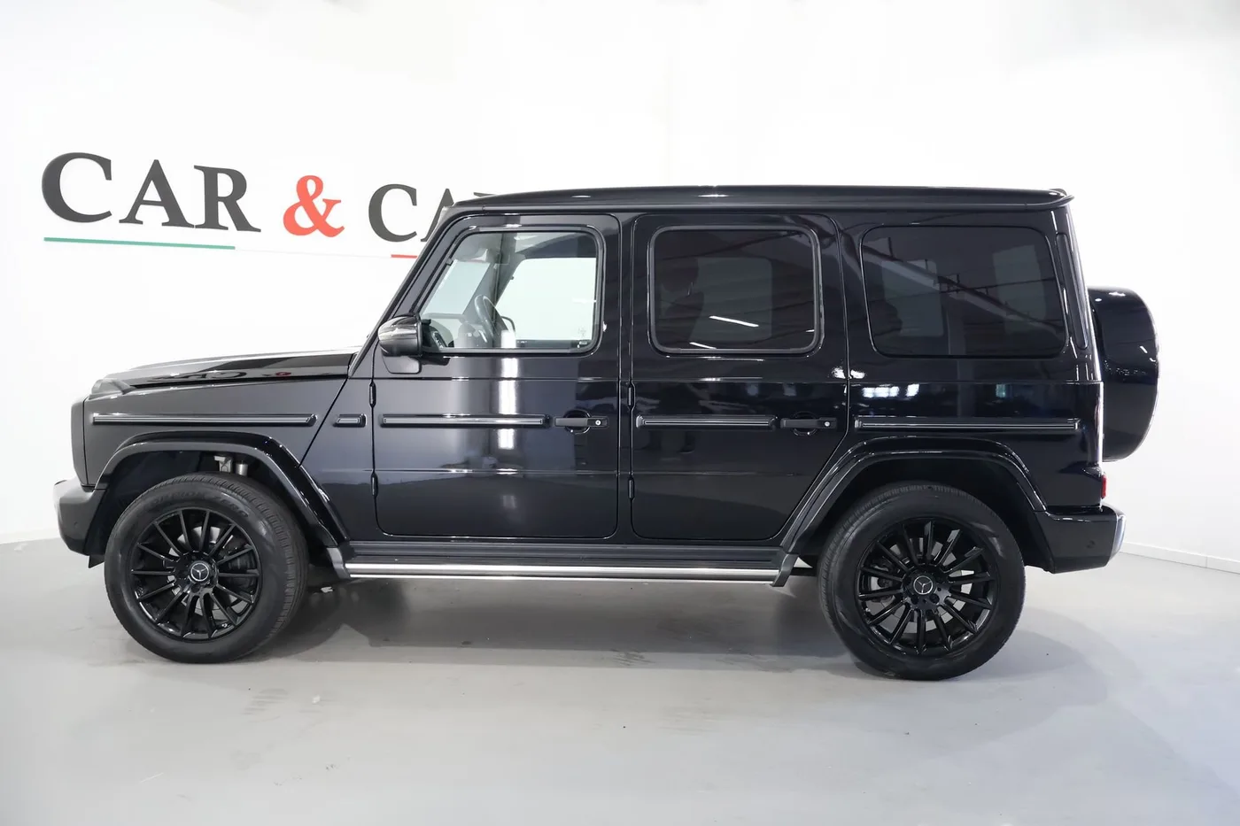 2022 Mercedes-Benz G 400 d AMG Line offered by a supercar dealer in Zibido San Giacomo, Italy, photo 6 of 24