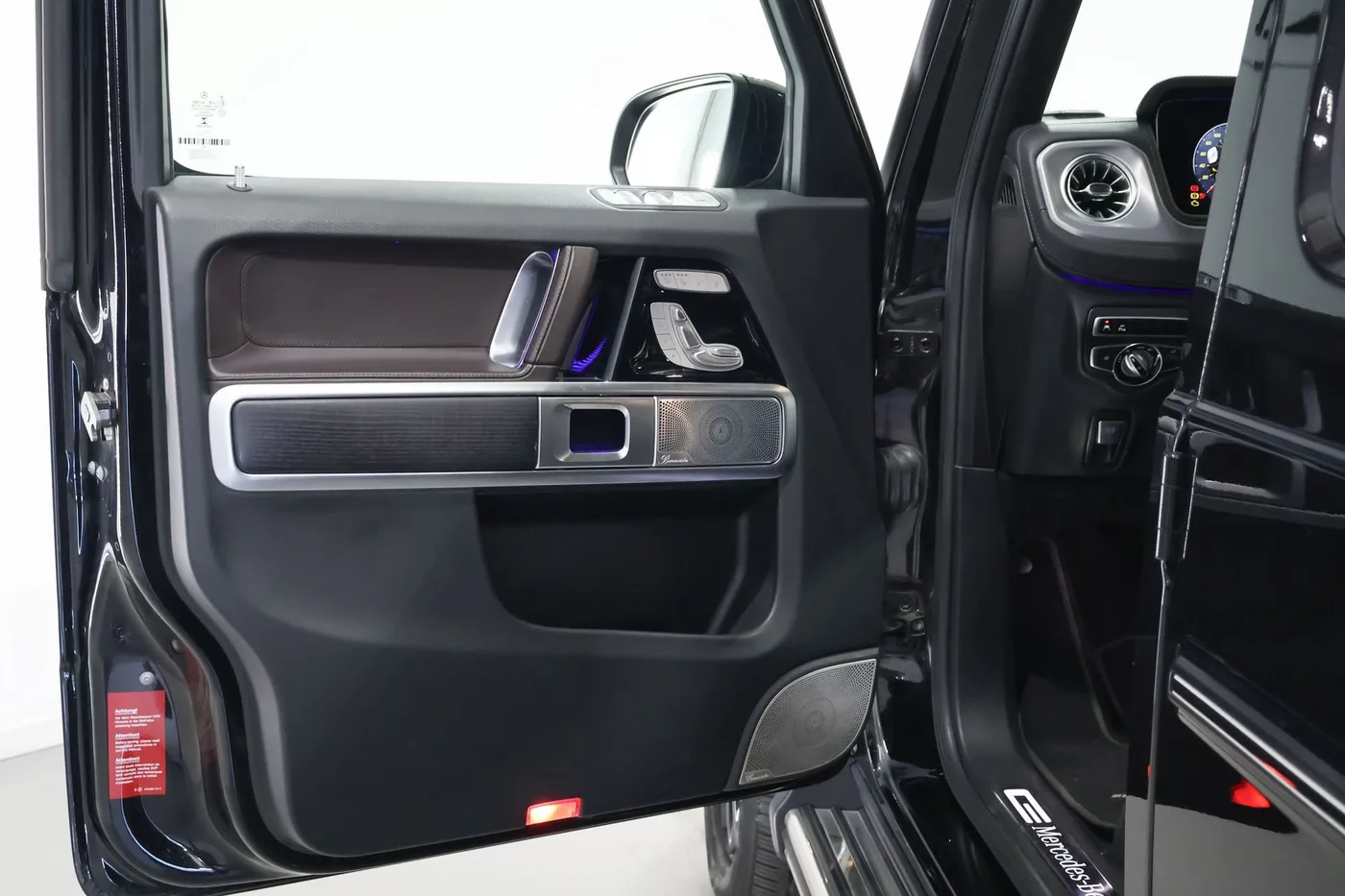 2022 Mercedes-Benz G 400 d AMG Line offered by a supercar dealer in Zibido San Giacomo, Italy, photo 13 of 24