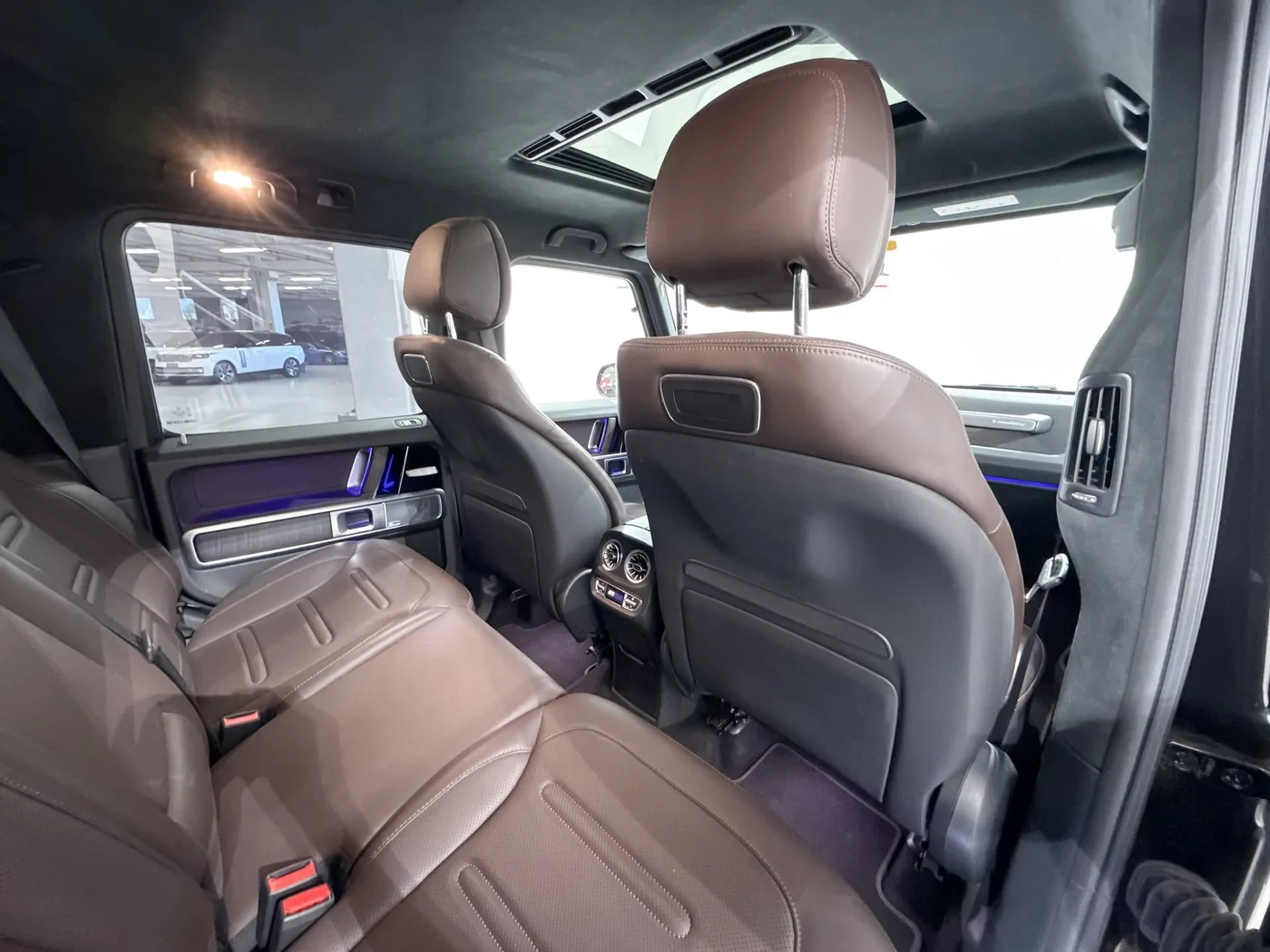 2022 Mercedes-Benz G 400 d AMG Line offered by a supercar dealer in Zibido San Giacomo, Italy, photo 18 of 24