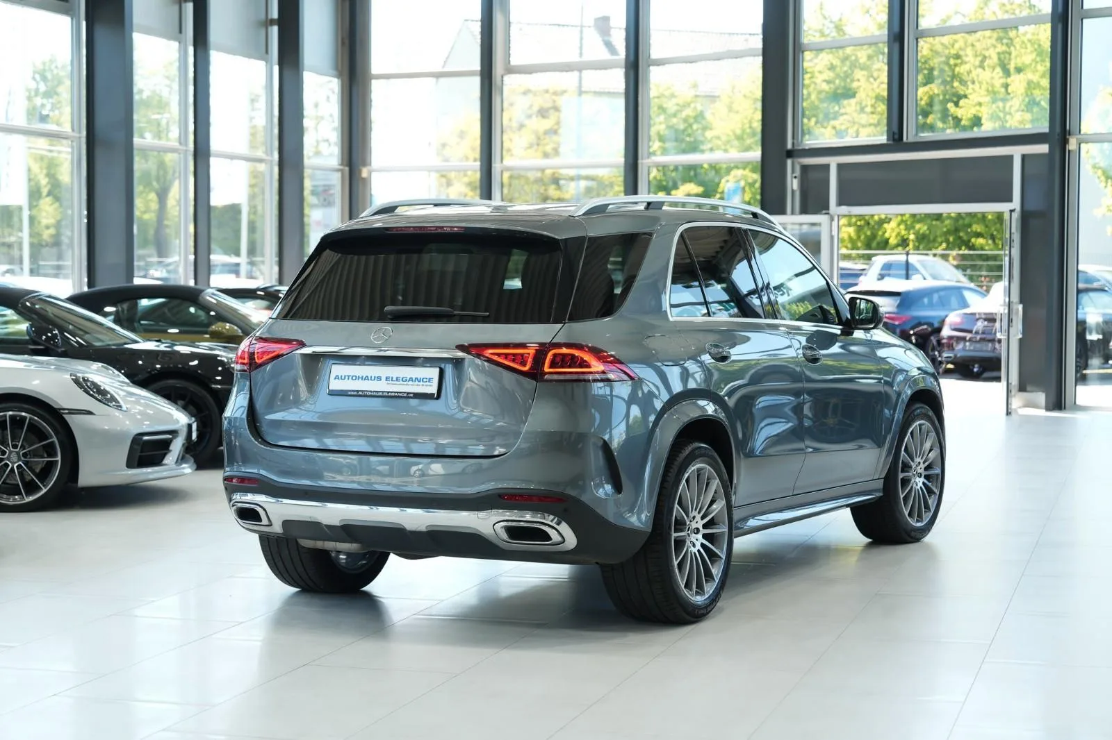 2022 Mercedes-Benz GLE 300 d 4MATIC, AMG Line, 2/22