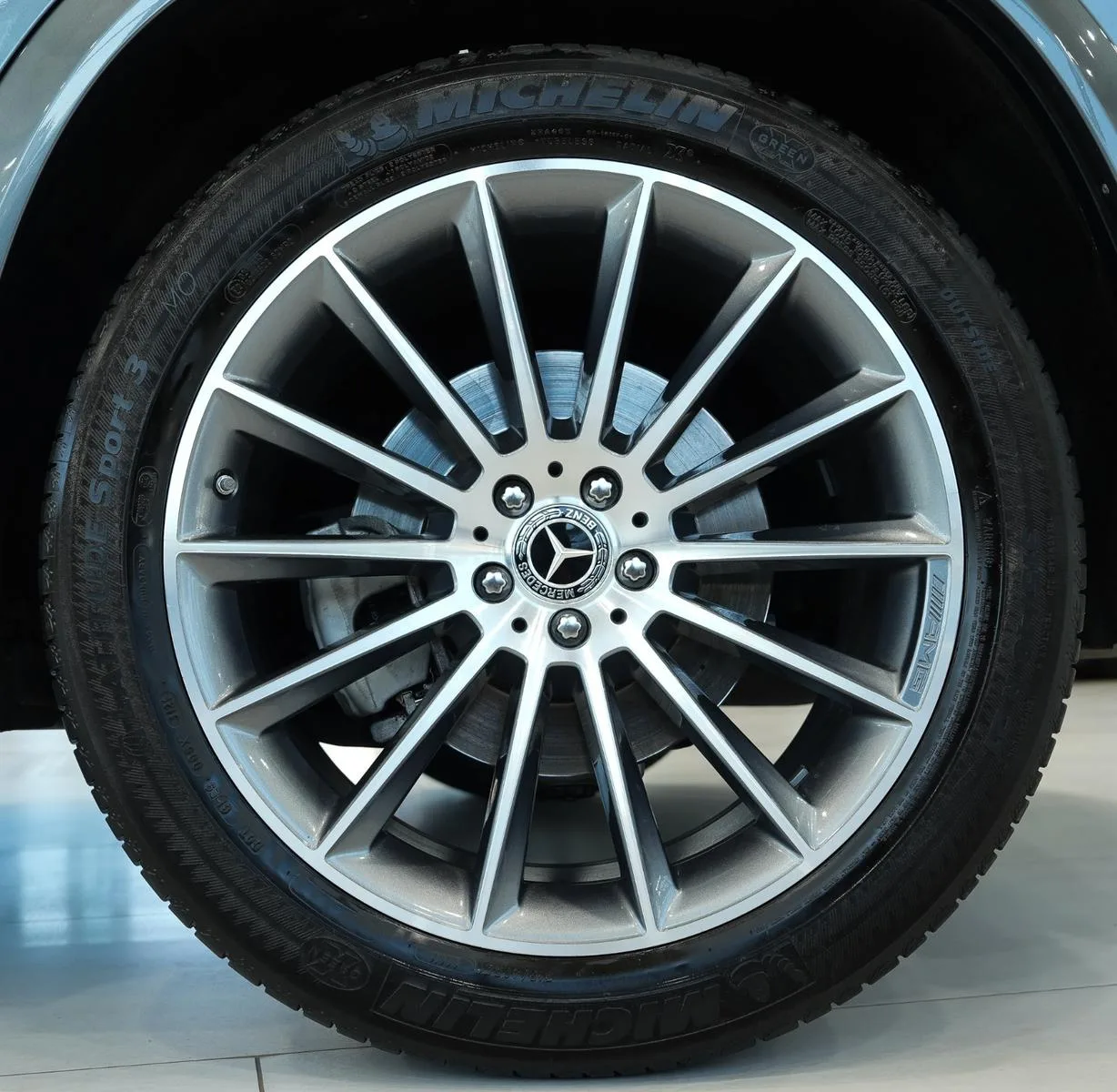 2022 Mercedes-Benz GLE 300 d 4MATIC, AMG Line, 11/22