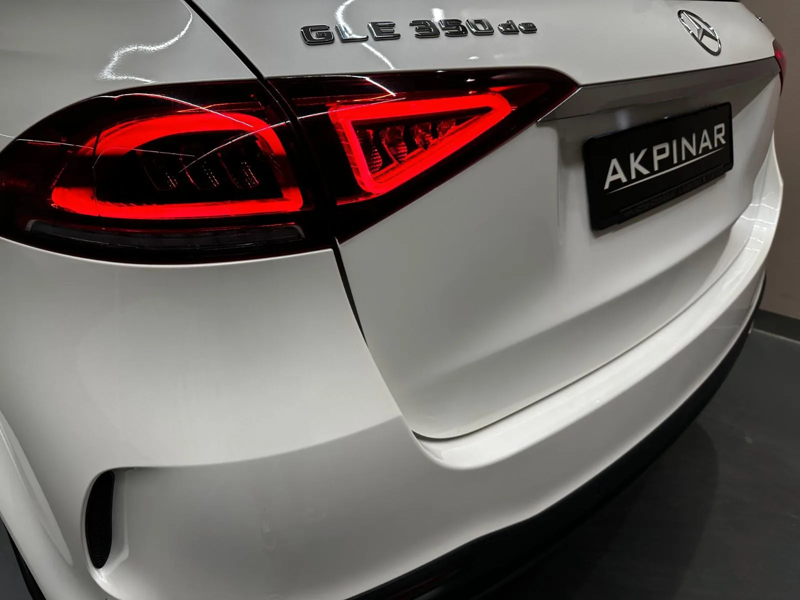 2022 Mercedes-Benz GLE 350 de 4MATIC, AMG Line, Night package, 5/27