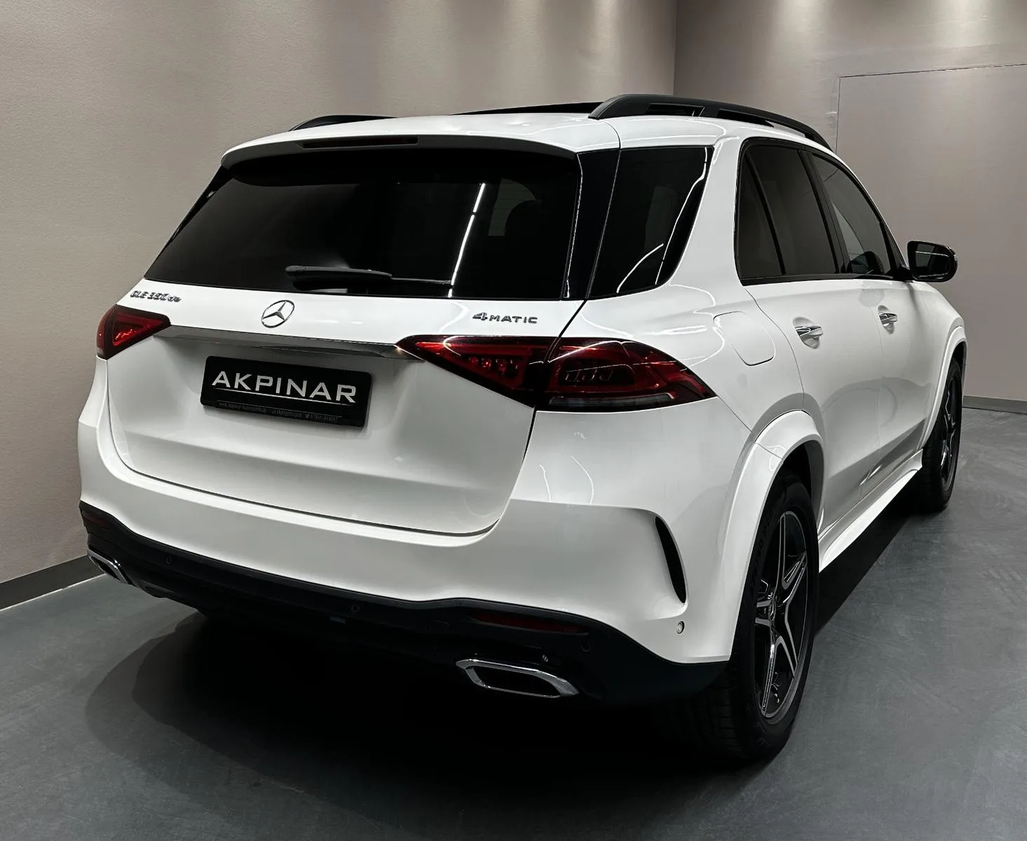 2022 Mercedes-Benz GLE 350 de 4MATIC, AMG Line, Night package, 6/27