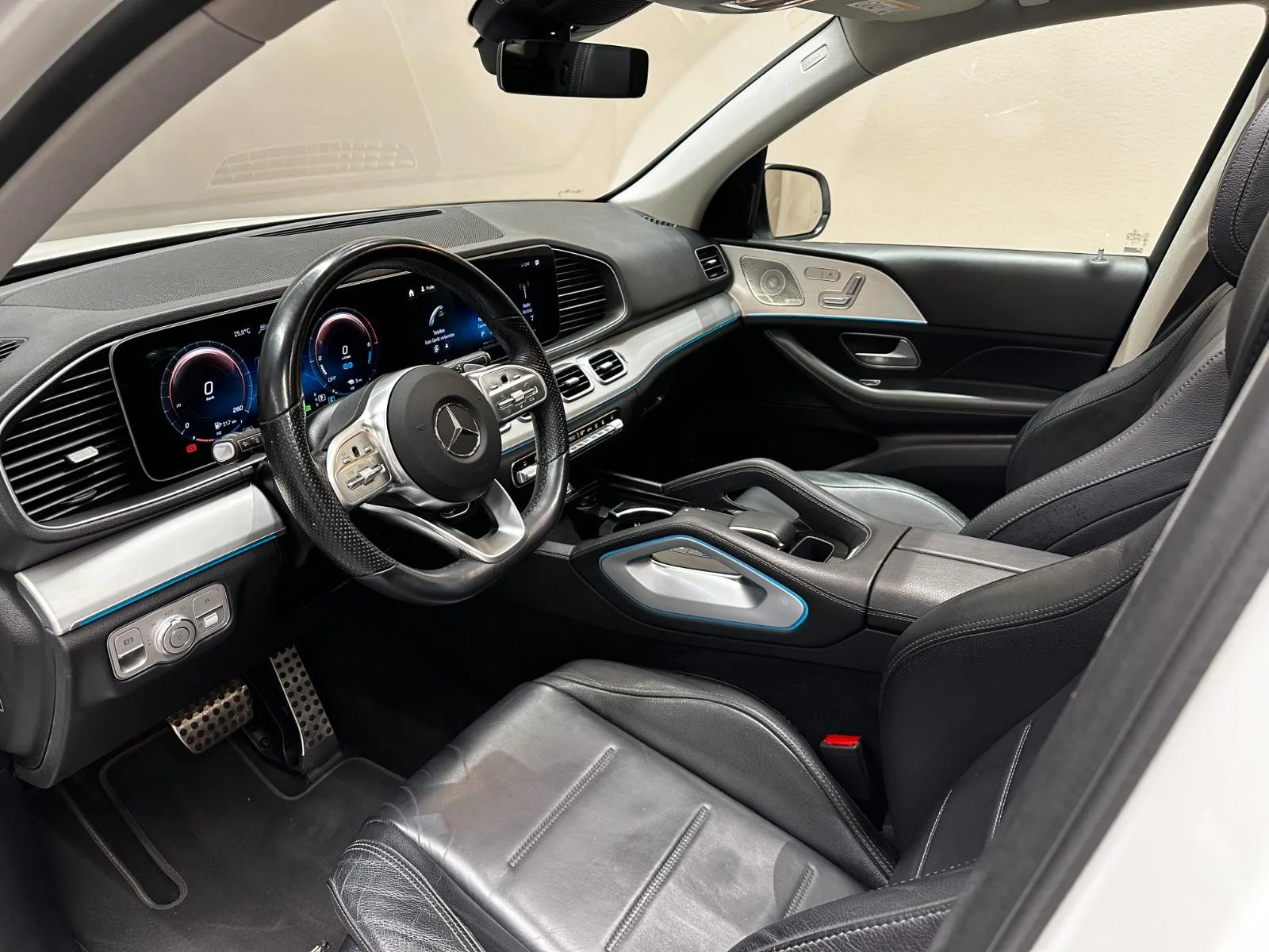 2022 Mercedes-Benz GLE 350 de 4MATIC, AMG Line, Night package, 9/27